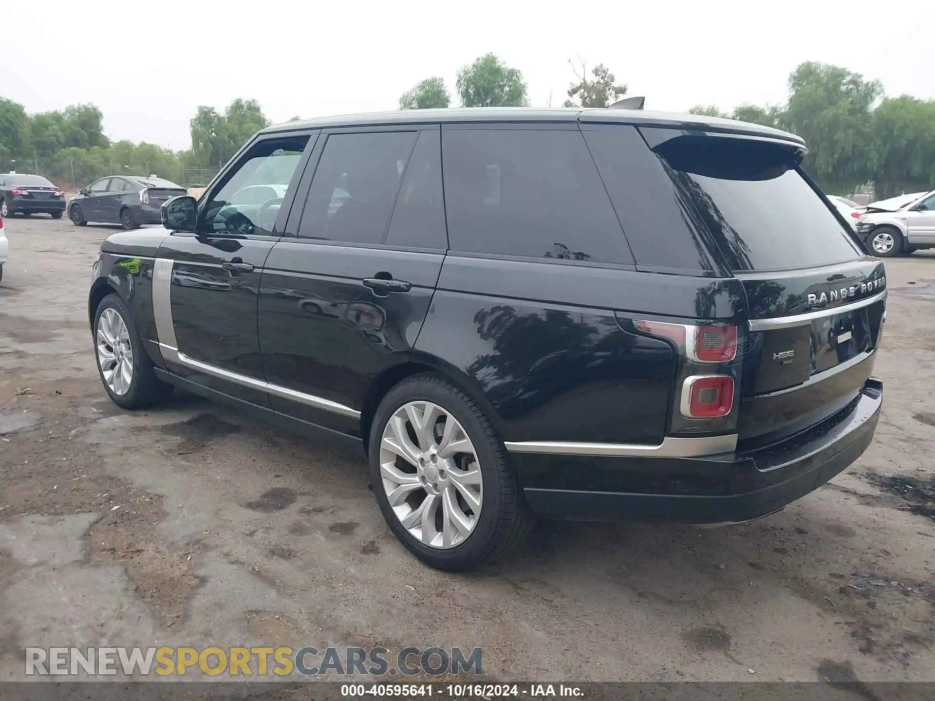 3 Photograph of a damaged car SALGS2RU2MA422421 LAND ROVER RANGE ROVER 2021