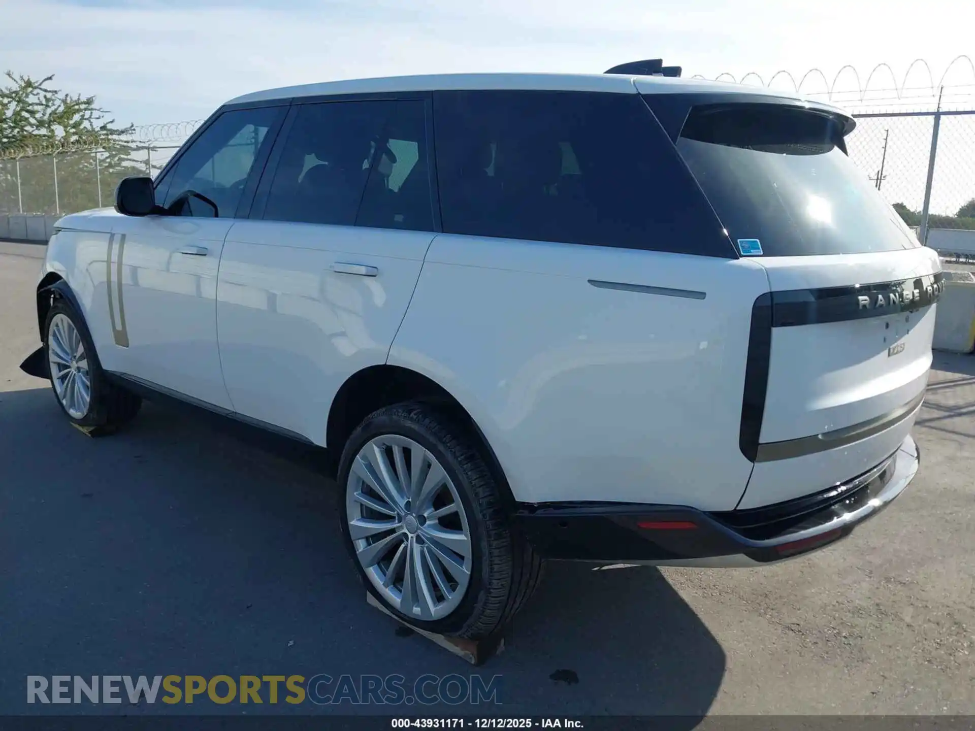 3 fotografías del automóvil dañado SALKP9FU0SA279250 LAND ROVER RANGE ROVER 2025