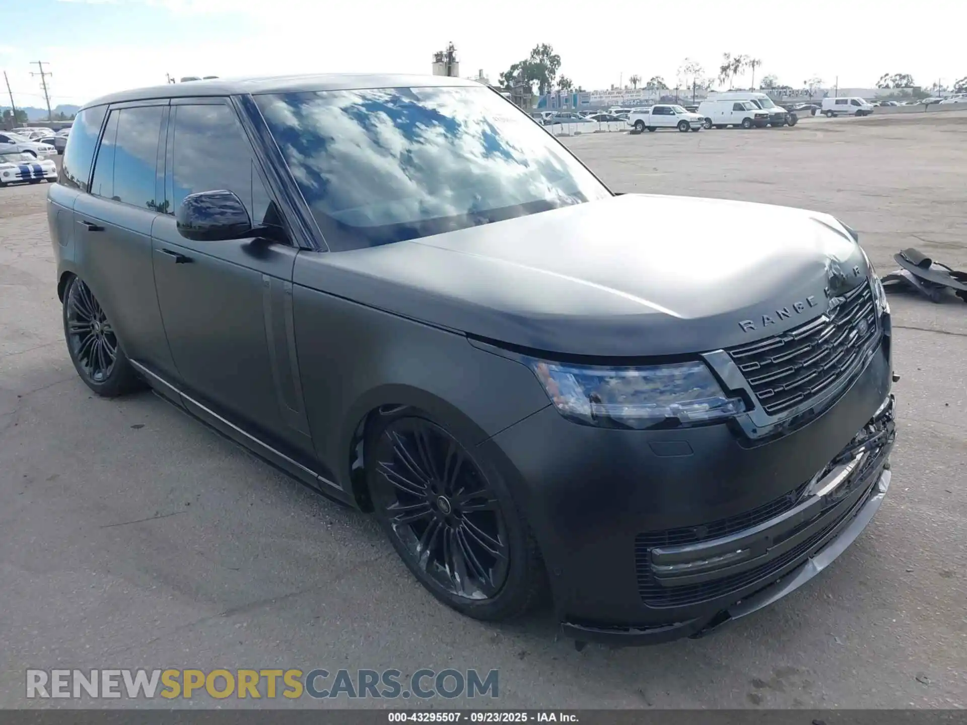 1 Фотография поврежденного автомобиля SALKP9FU8SA294739 LAND ROVER RANGE ROVER 2025