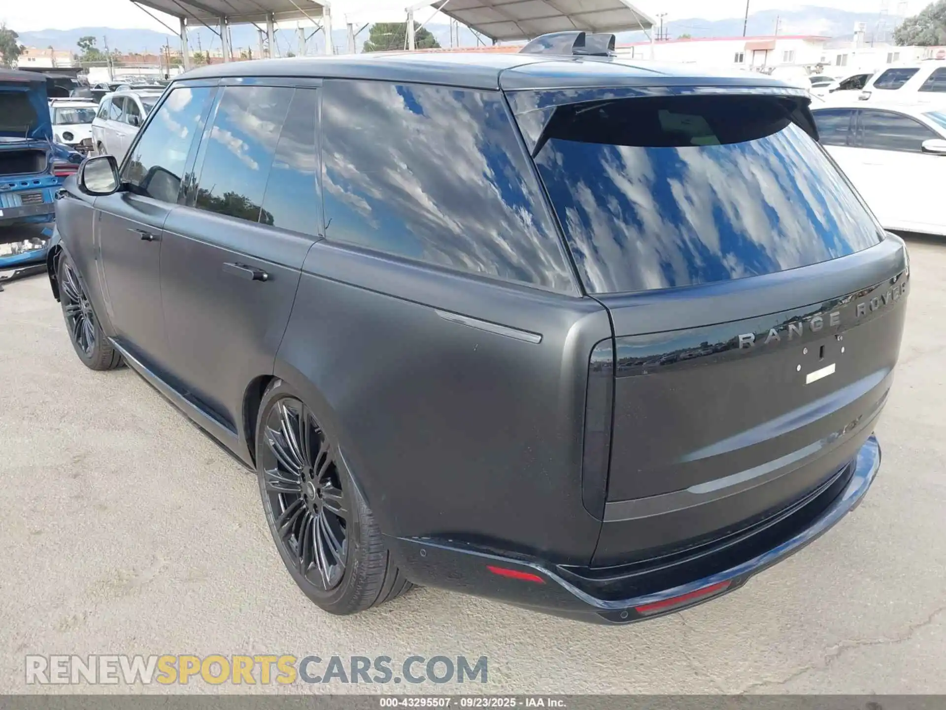 3 Фотография поврежденного автомобиля SALKP9FU8SA294739 LAND ROVER RANGE ROVER 2025