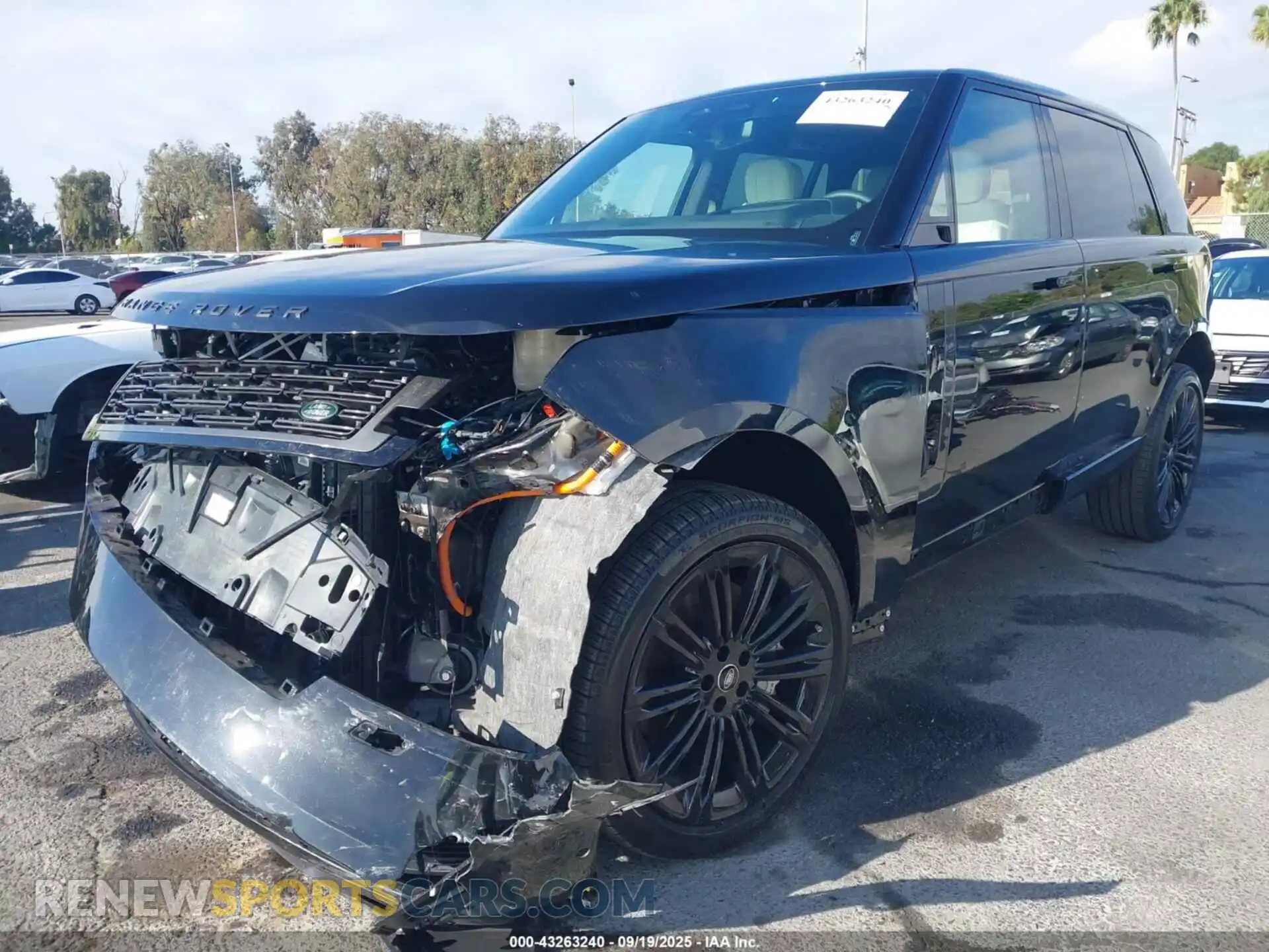 2 fotografías del automóvil dañado SALKPBE94SA306891 LAND ROVER RANGE ROVER 2025