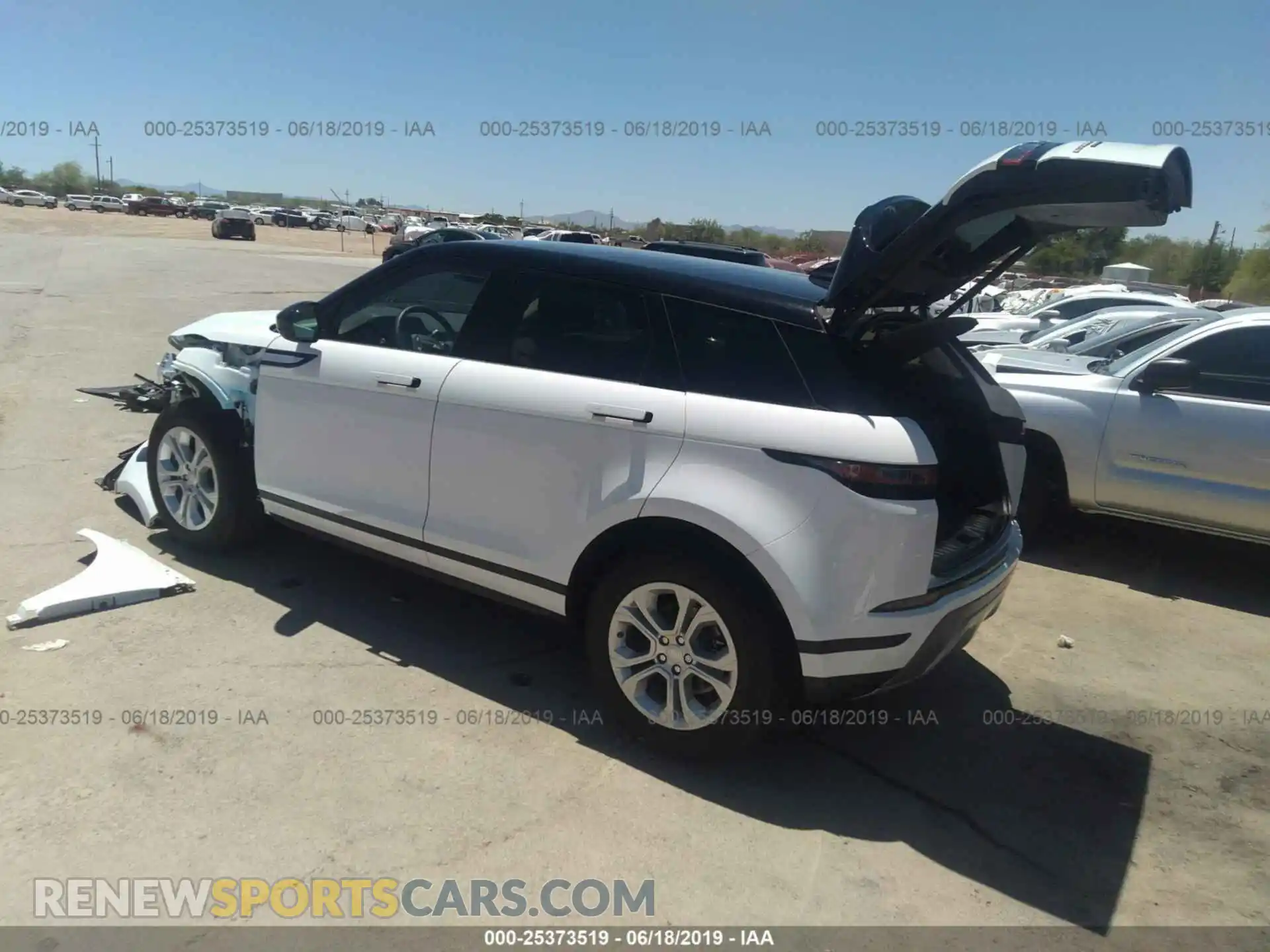 3 Photograph of a damaged car SALZJ2FX4LH004409 LAND ROVER RANGE ROVER EVOQU 2020