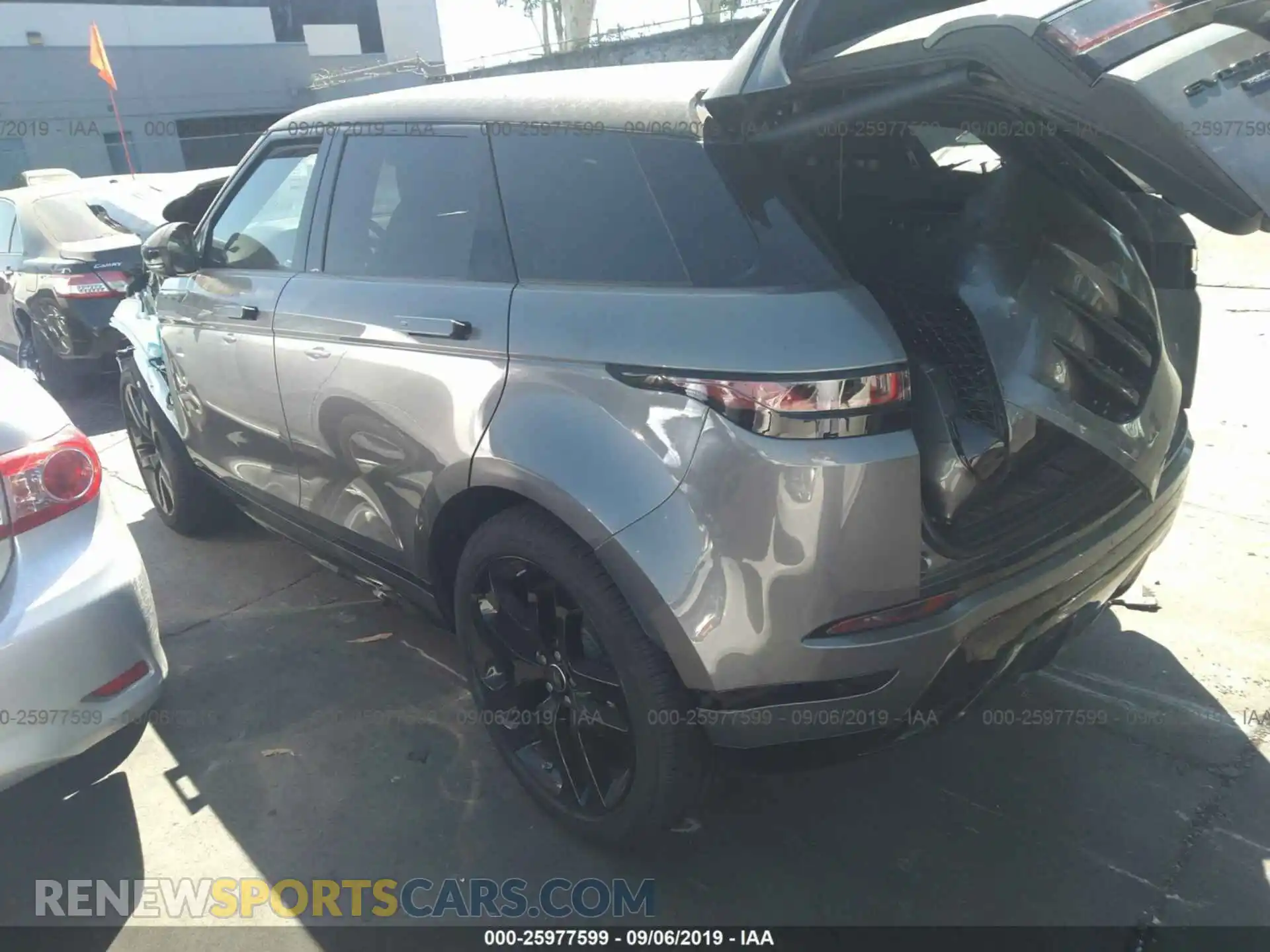 3 Photograph of a damaged car SALZM2GX4LH022950 LAND ROVER RANGE ROVER EVOQU 2020