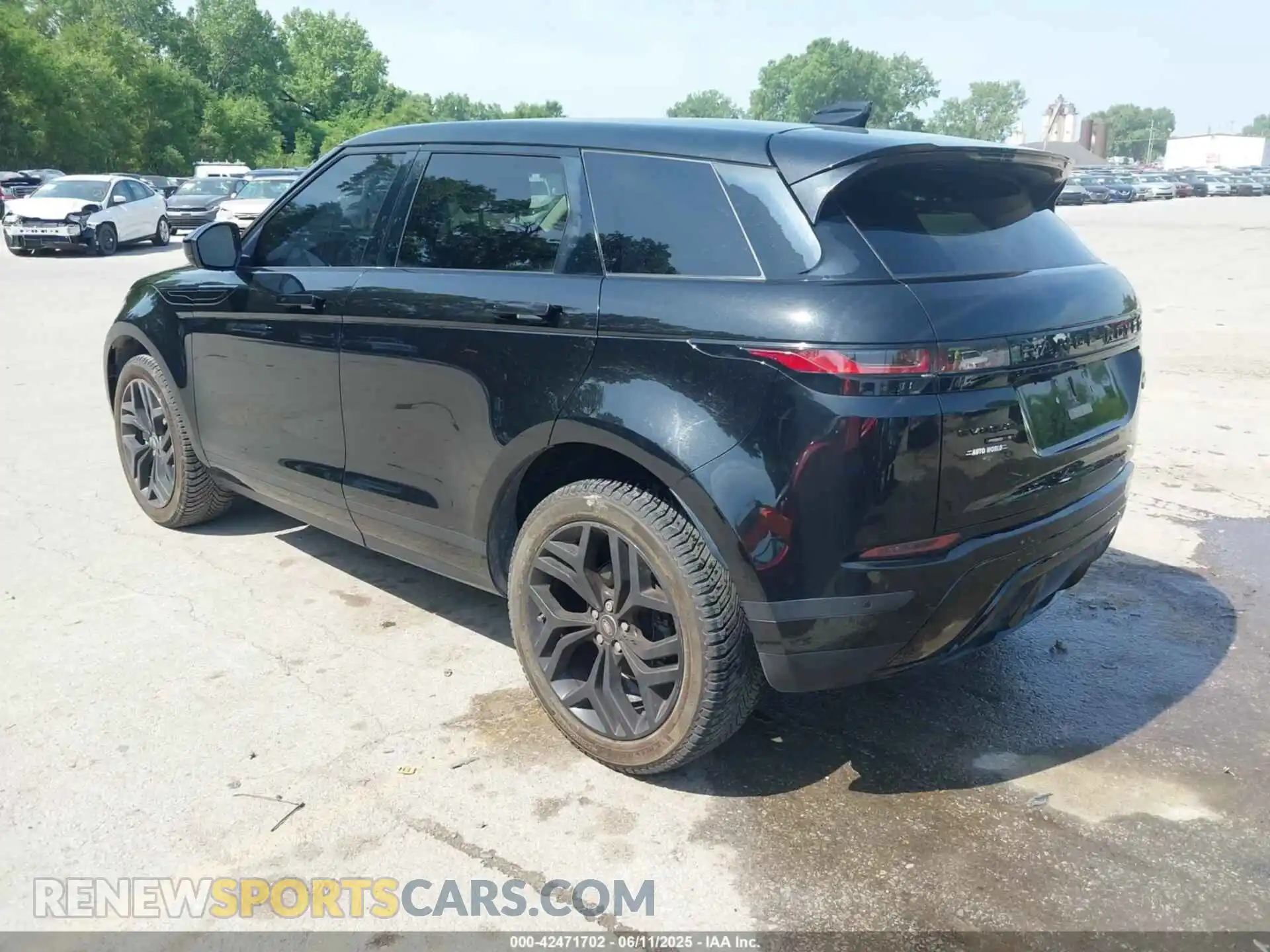 3 Photograph of a damaged car SALZJ2FXXLH063612 LAND ROVER RANGE ROVER EVOQUE 2020