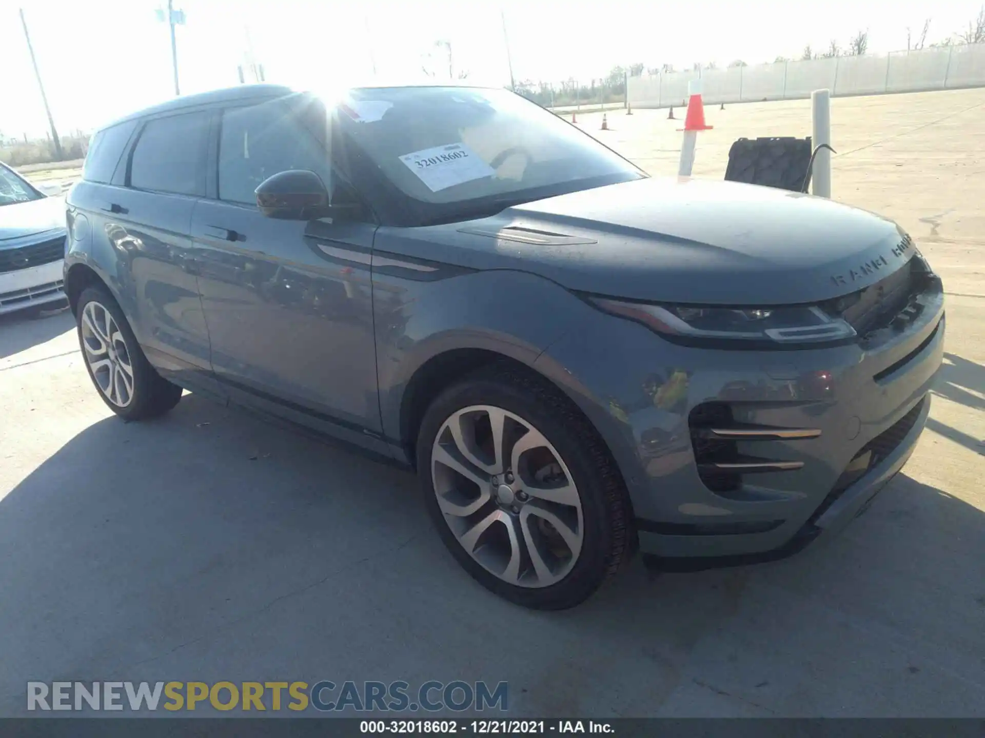 1 Фотография поврежденного автомобиля SALZL2FX1LH040715 LAND ROVER RANGE ROVER EVOQUE 2020
