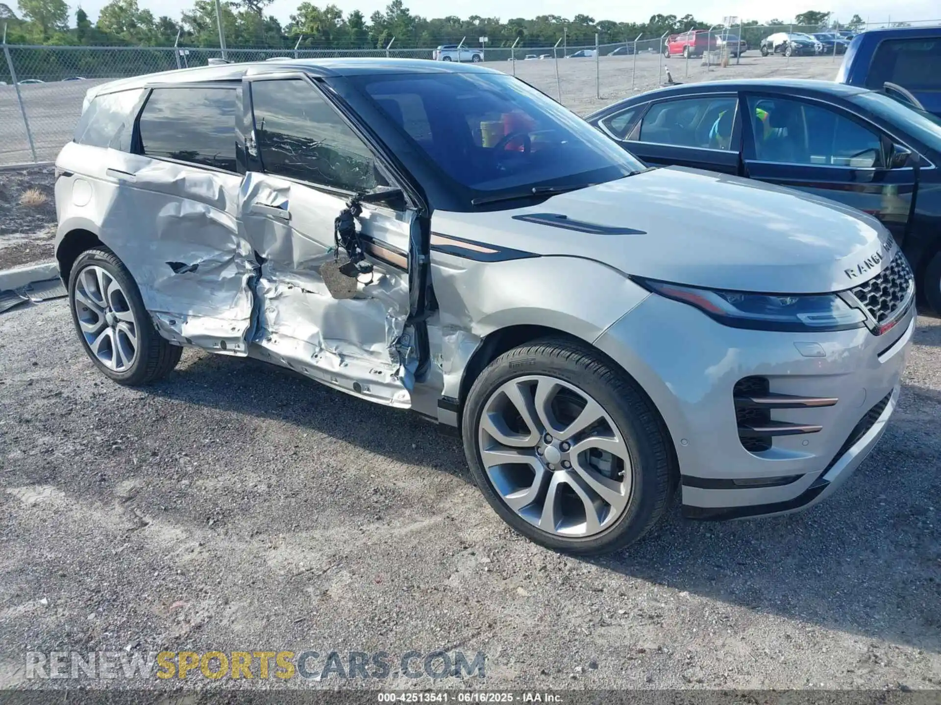 1 Photograph of a damaged car SALZL2FX3LH119173 LAND ROVER RANGE ROVER EVOQUE 2020