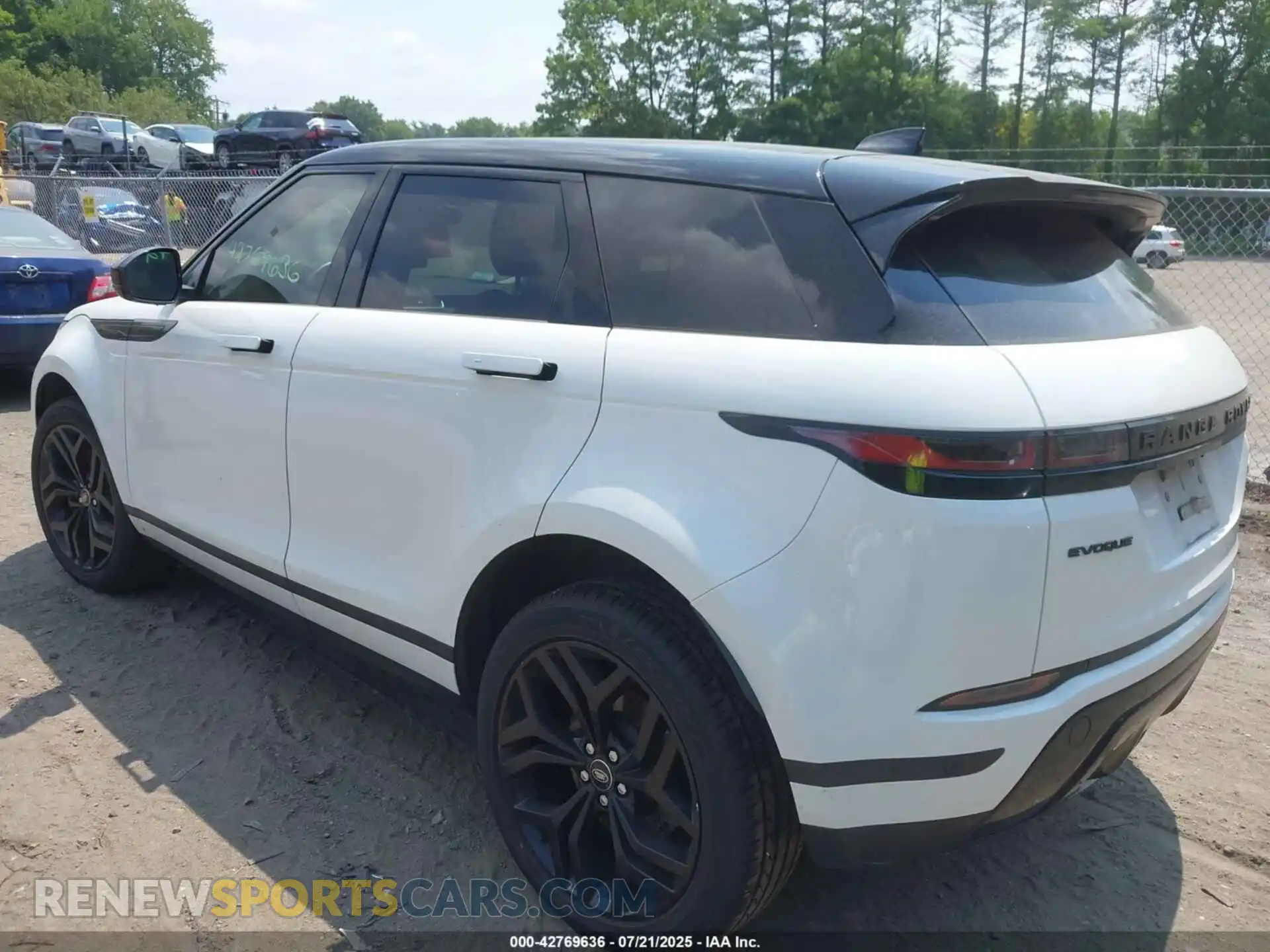 3 Photograph of a damaged car SALZP2FX9NH162651 LAND ROVER RANGE ROVER EVOQUE 2022