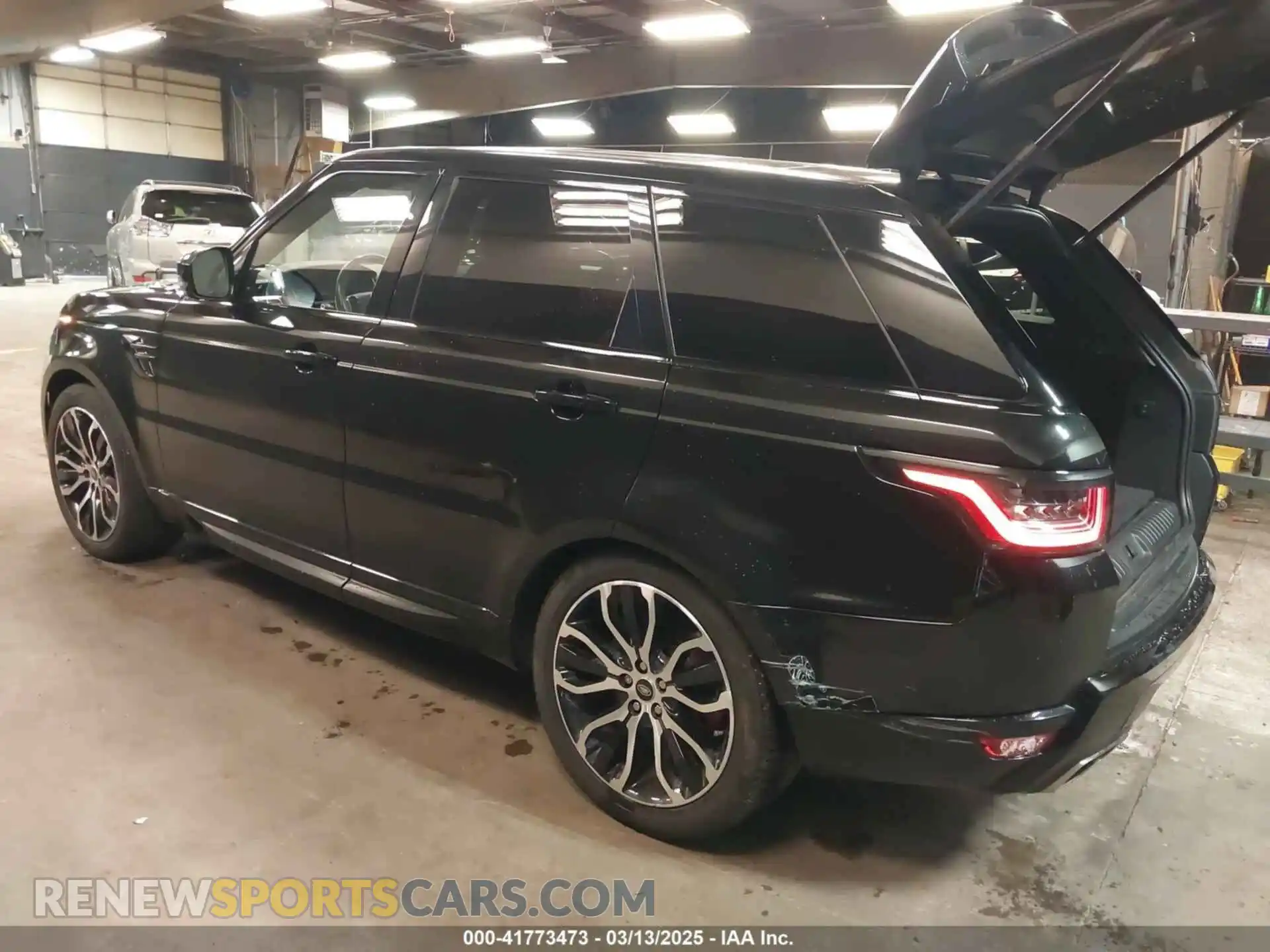 3 Photograph of a damaged car SALWR2SE1MA795914 LAND ROVER RANGE ROVER SPORT 2021