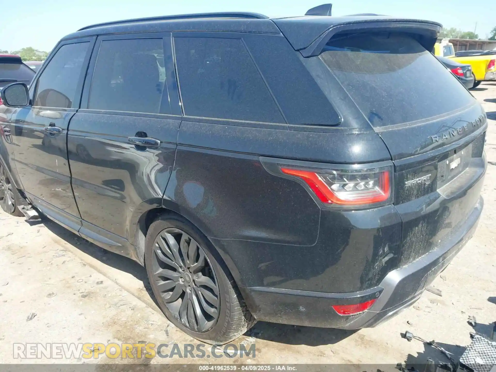 3 Photograph of a damaged car SALWR2SUXMA772543 LAND ROVER RANGE ROVER SPORT 2021