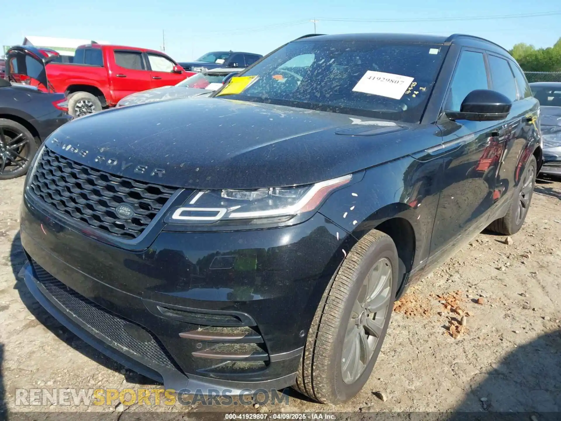 2 fotografías del automóvil dañado SALYL2EX7KA784128 LAND ROVER RANGE ROVER VELAR 2019