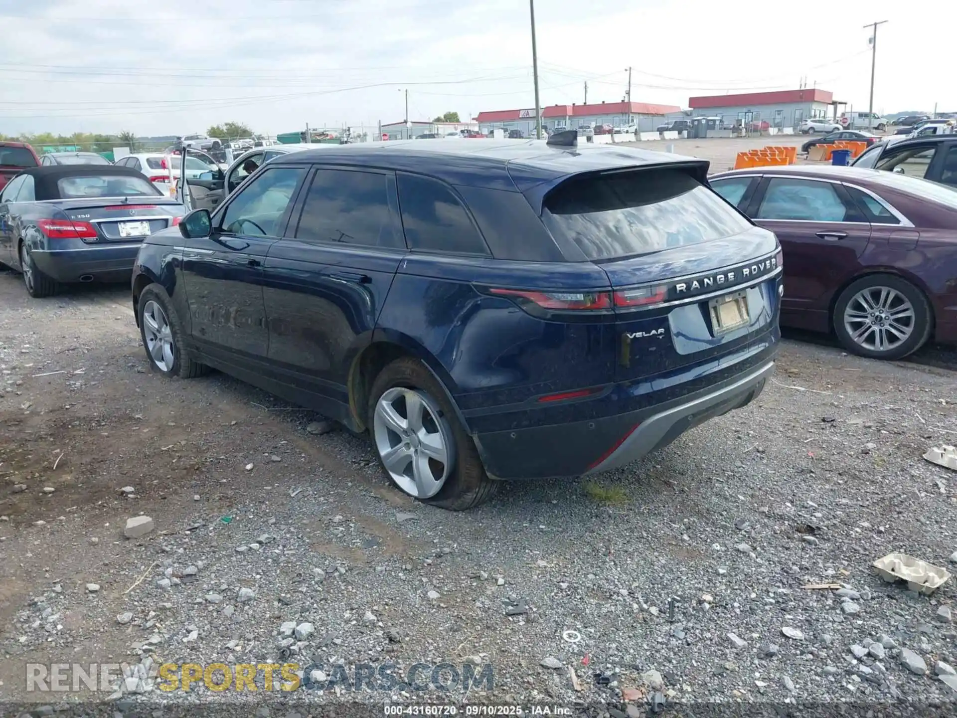 3 Photograph of a damaged car SALYJ2EX8MA321746 LAND ROVER RANGE ROVER VELAR 2021