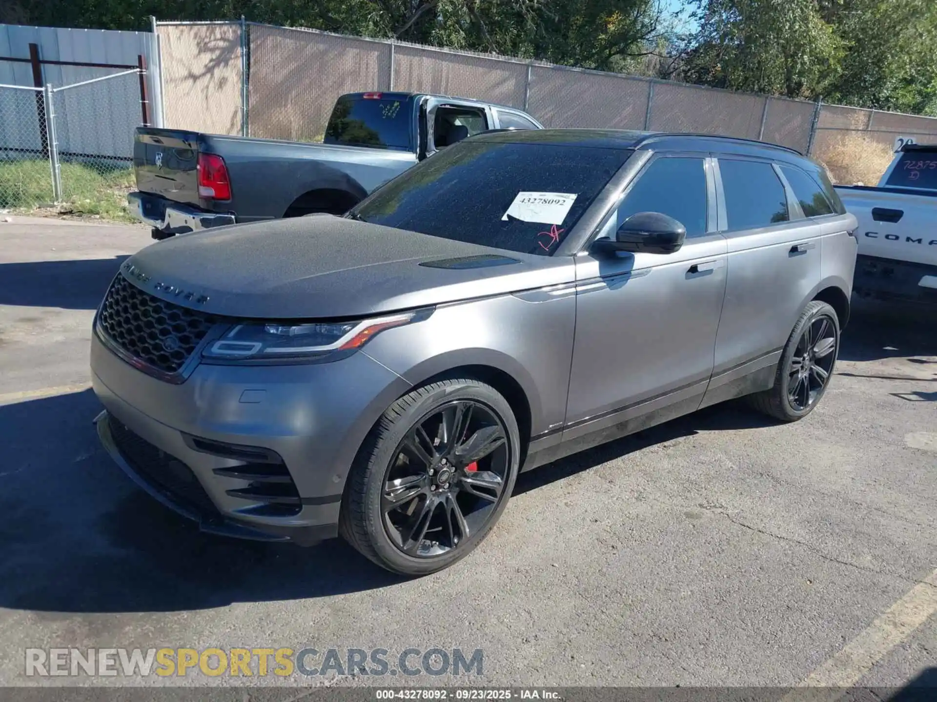 2 Photograph of a damaged car SALYT2EU5MA303835 LAND ROVER RANGE ROVER VELAR 2021