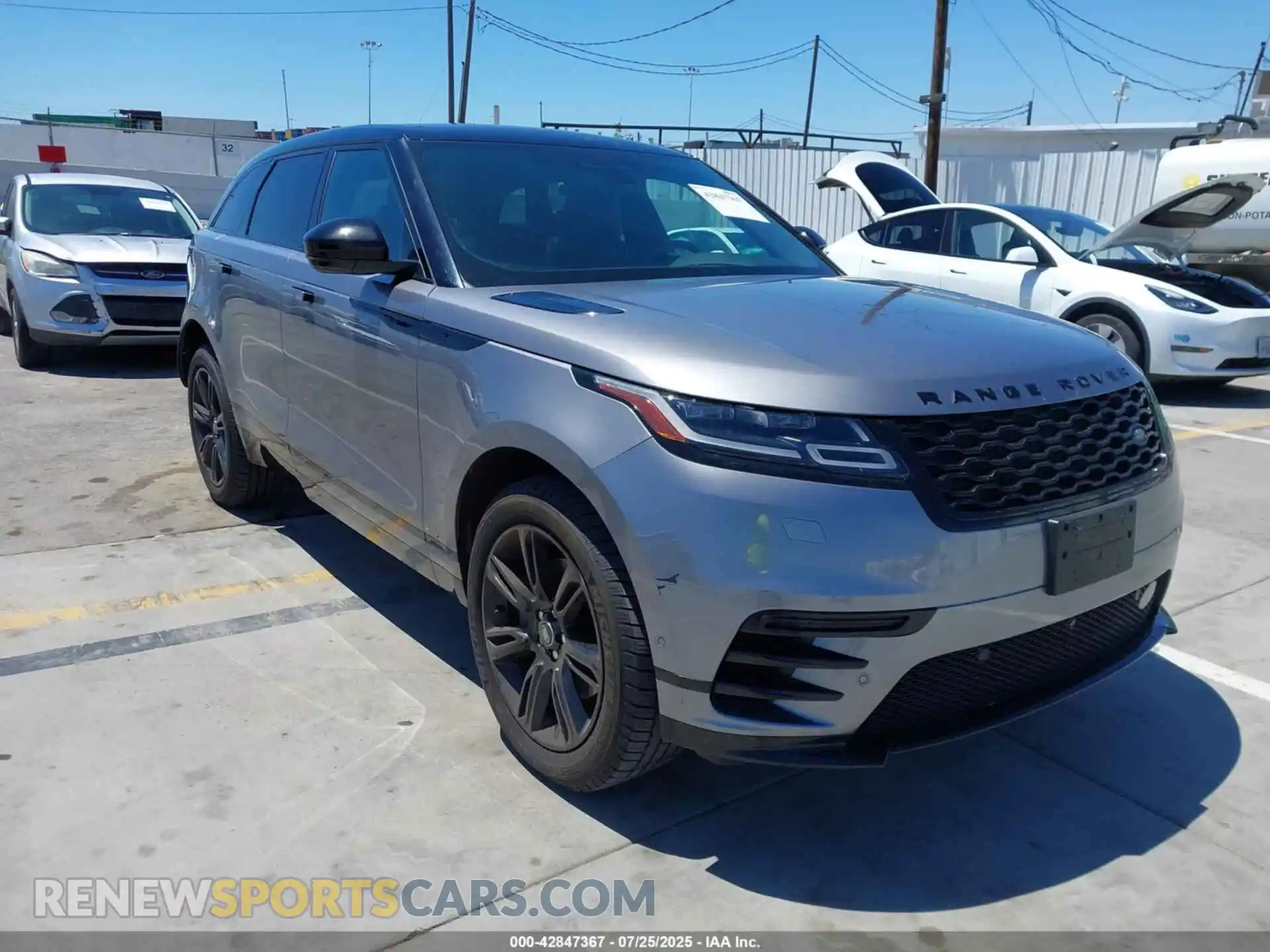 1 Photograph of a damaged car SALYT2EX3MA311247 LAND ROVER RANGE ROVER VELAR 2021