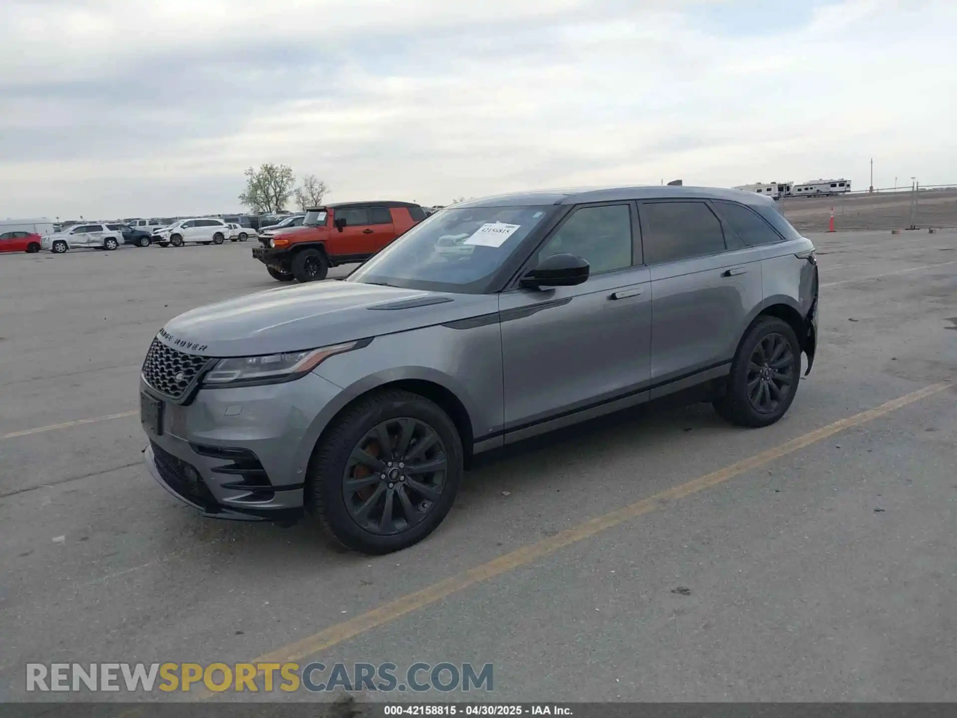 2 fotografías del automóvil dañado SALYT2EX3MA320305 LAND ROVER RANGE ROVER VELAR 2021