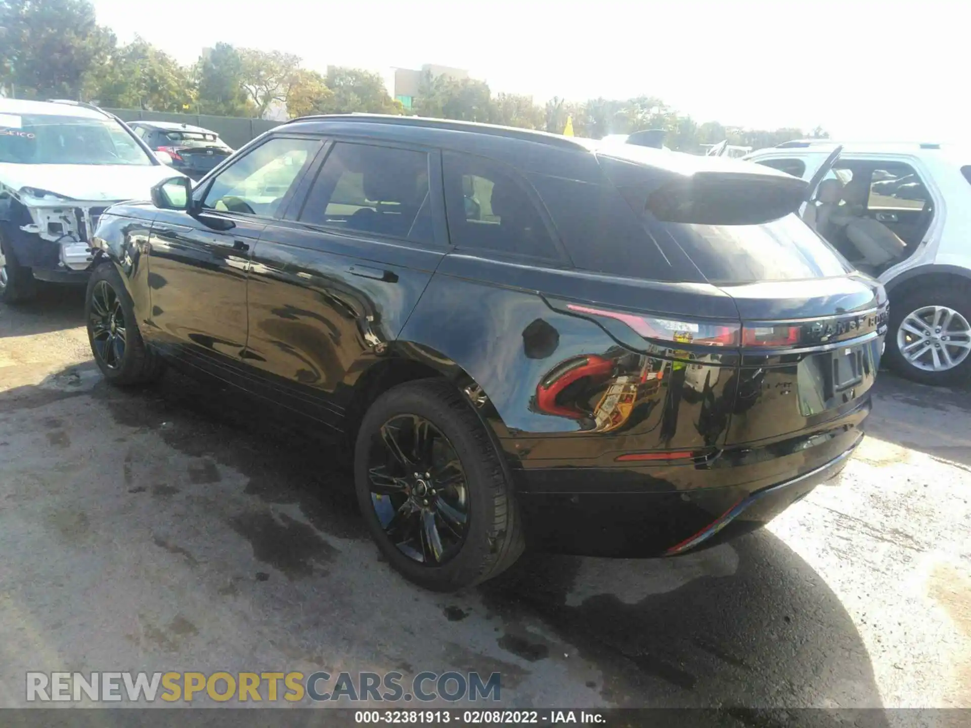 3 Photograph of a damaged car SALYT2EX7MA315432 LAND ROVER RANGE ROVER VELAR 2021