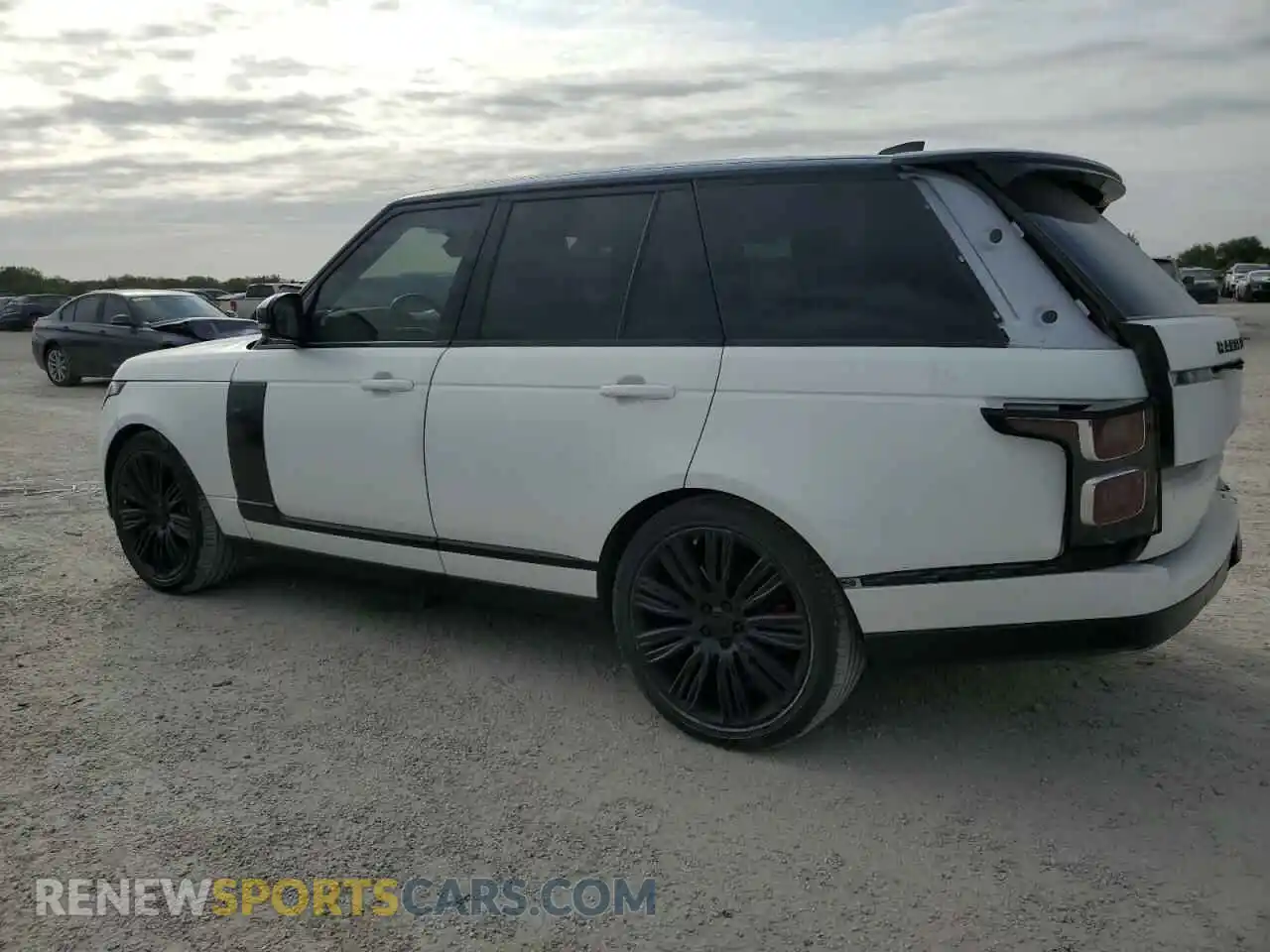 2 fotografías del automóvil dañado SALGS2SV0KA533971 LAND ROVER RANGEROVER 2019
