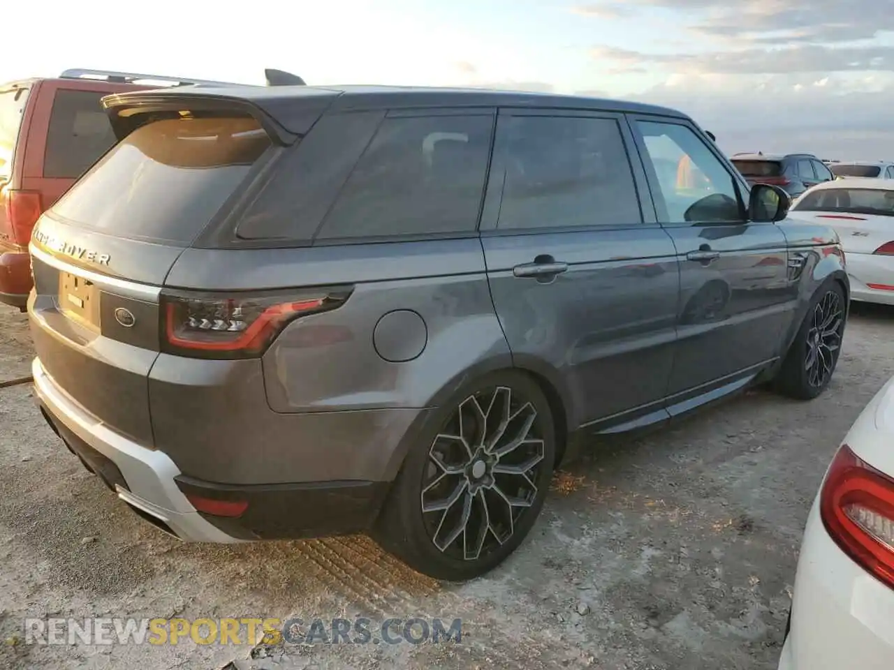 3 Фотография поврежденного автомобиля SALWR2RK4KA821799 LAND ROVER RANGEROVER 2019