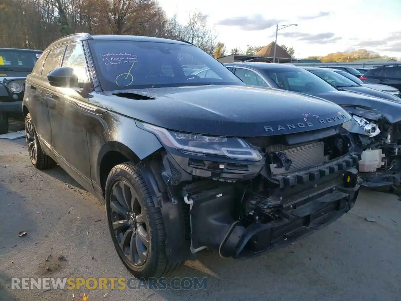 1 Фотография поврежденного автомобиля SALYL2EX0KA788036 LAND ROVER RANGEROVER 2019