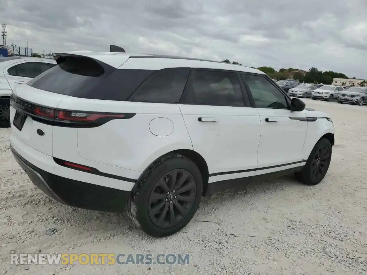 3 Photograph of a damaged car SALYL2EX2KA203389 LAND ROVER RANGEROVER 2019