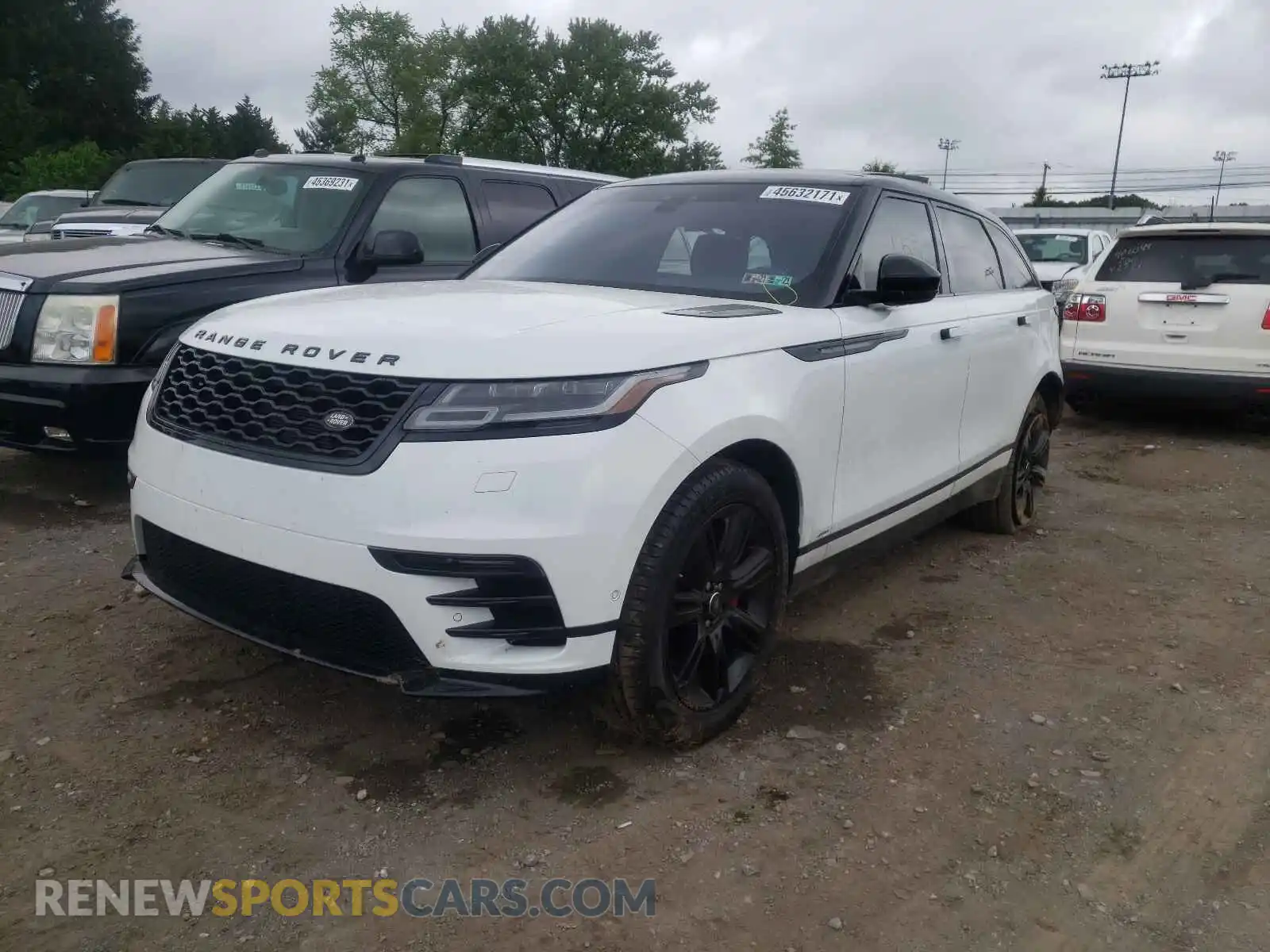2 fotografías del automóvil dañado SALYL2EX9KA783272 LAND ROVER RANGEROVER 2019
