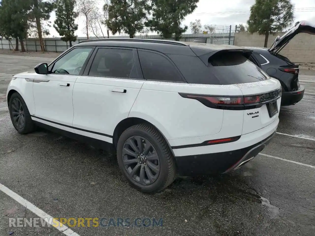 2 Photograph of a damaged car SALYL2FV6KA207863 LAND ROVER RANGEROVER 2019