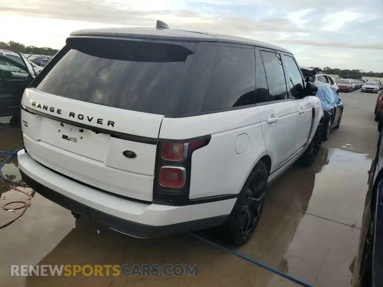 3 Photograph of a damaged car SALGS2SE7LA590475 LAND ROVER RANGEROVER 2020