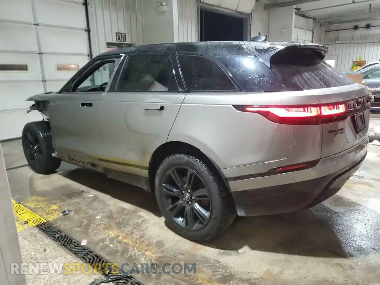 2 Photograph of a damaged car SALYK2EX9LA273685 LAND ROVER RANGEROVER 2020