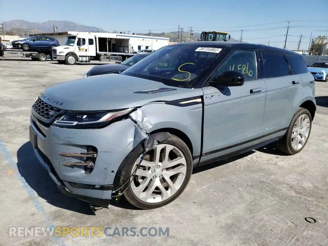 2 Фотография поврежденного автомобиля SALZL2FX8LH025015 LAND ROVER RANGEROVER 2020