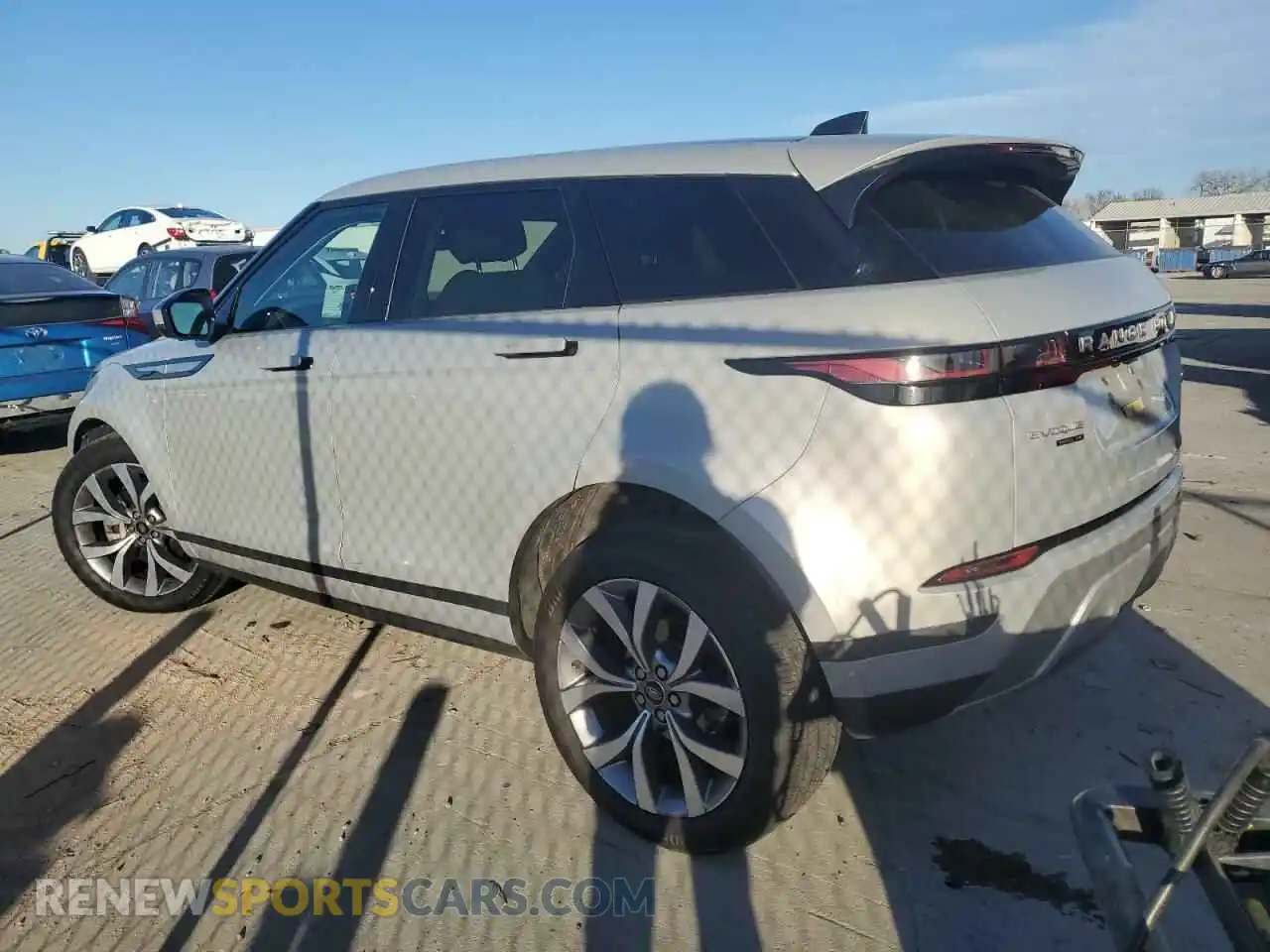 2 Photograph of a damaged car SALZP2FX4LH015571 LAND ROVER RANGEROVER 2020