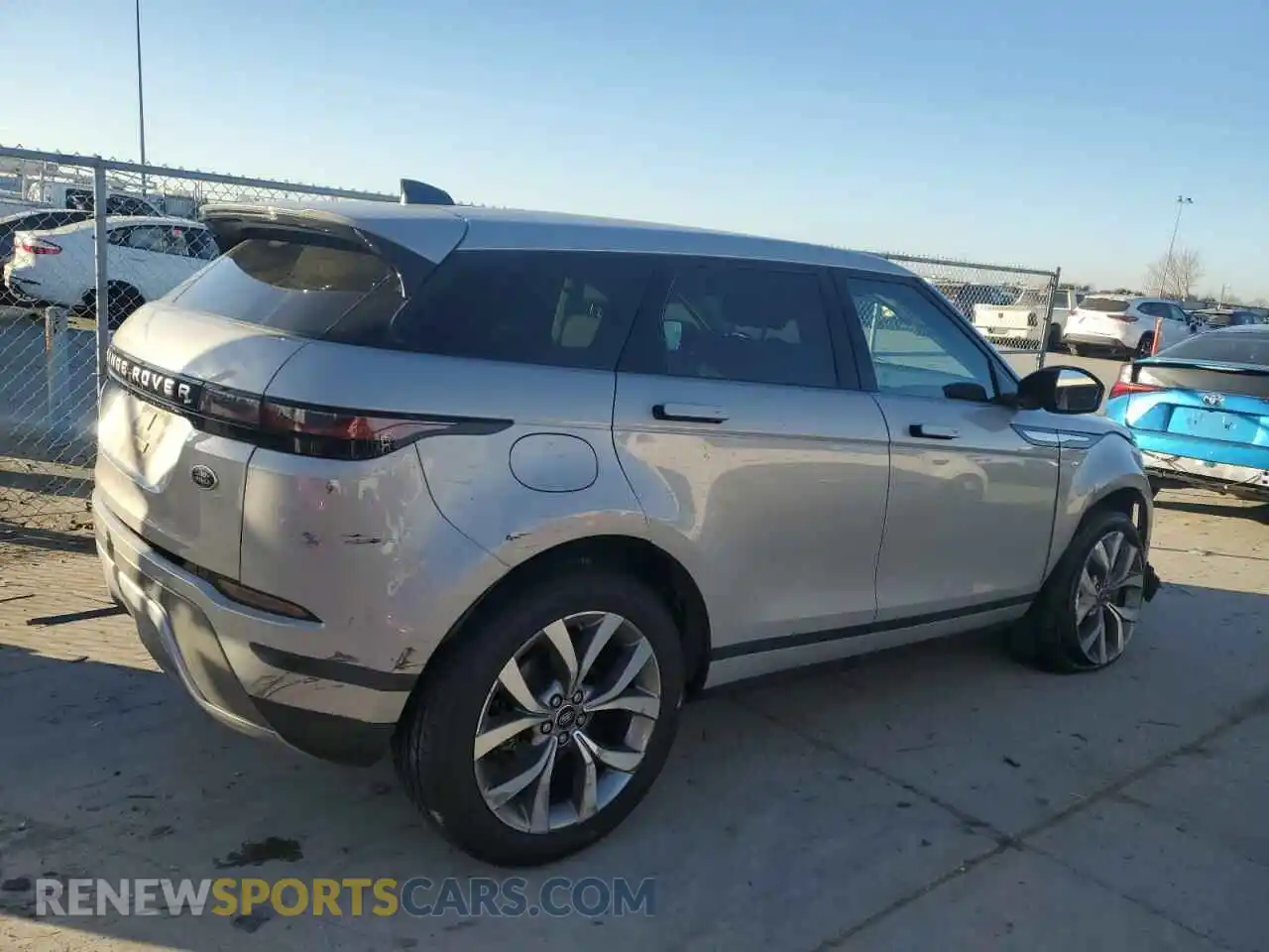 3 Photograph of a damaged car SALZP2FX4LH015571 LAND ROVER RANGEROVER 2020
