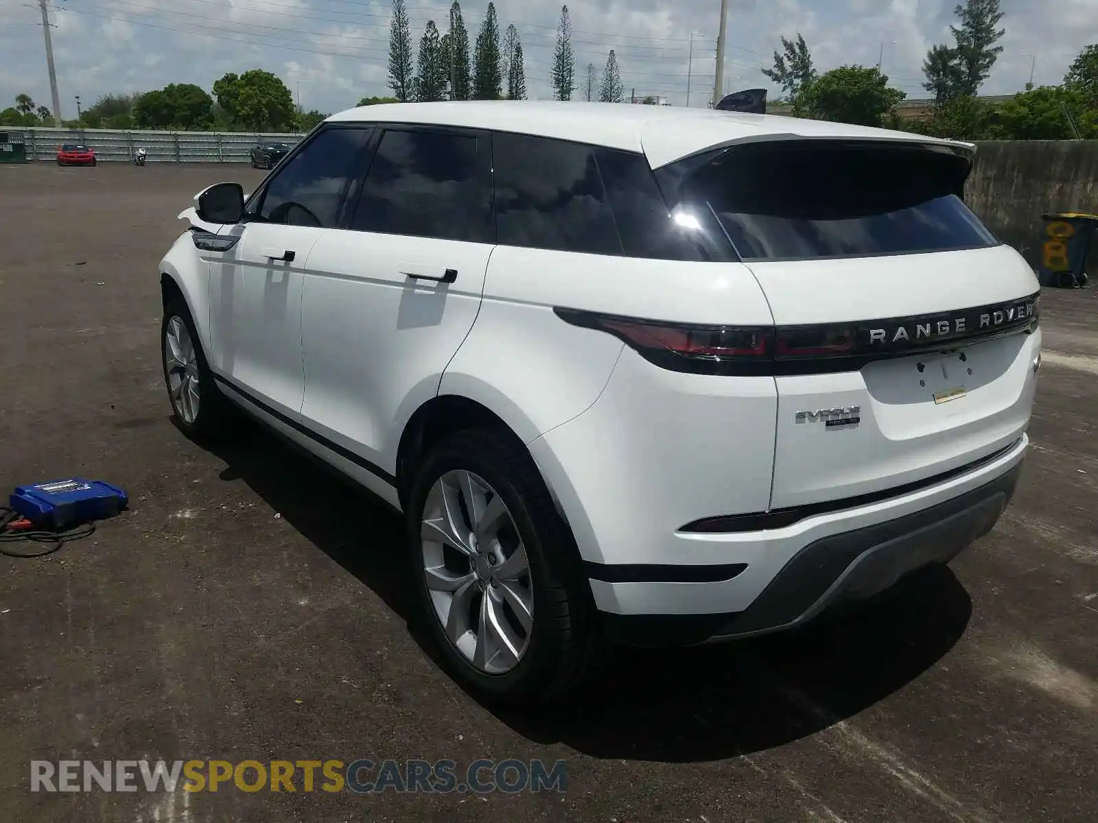 3 Photograph of a damaged car SALZP2FXXLH075371 LAND ROVER RANGEROVER 2020