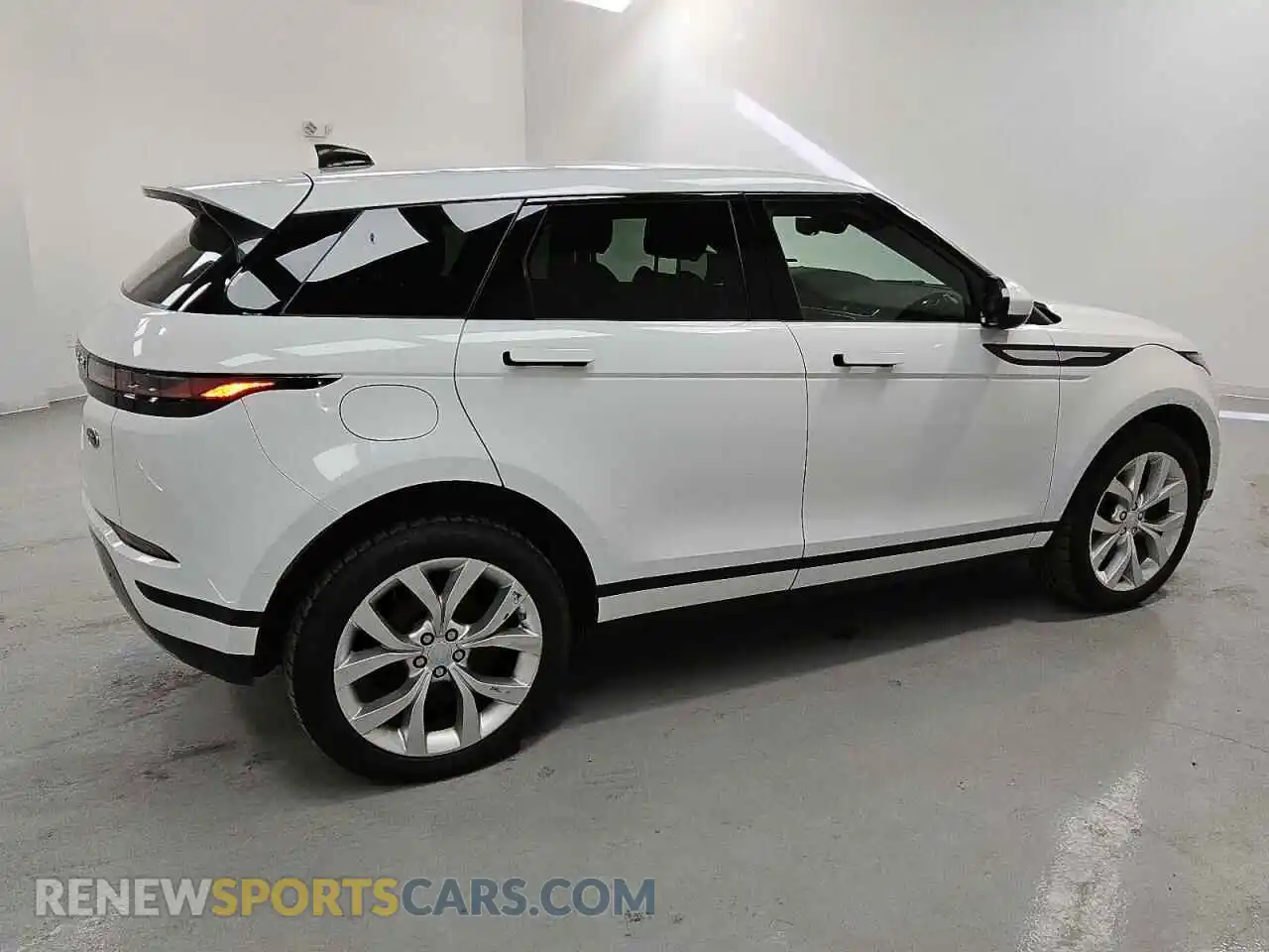 3 Photograph of a damaged car SALZP2FXXLH078187 LAND ROVER RANGEROVER 2020