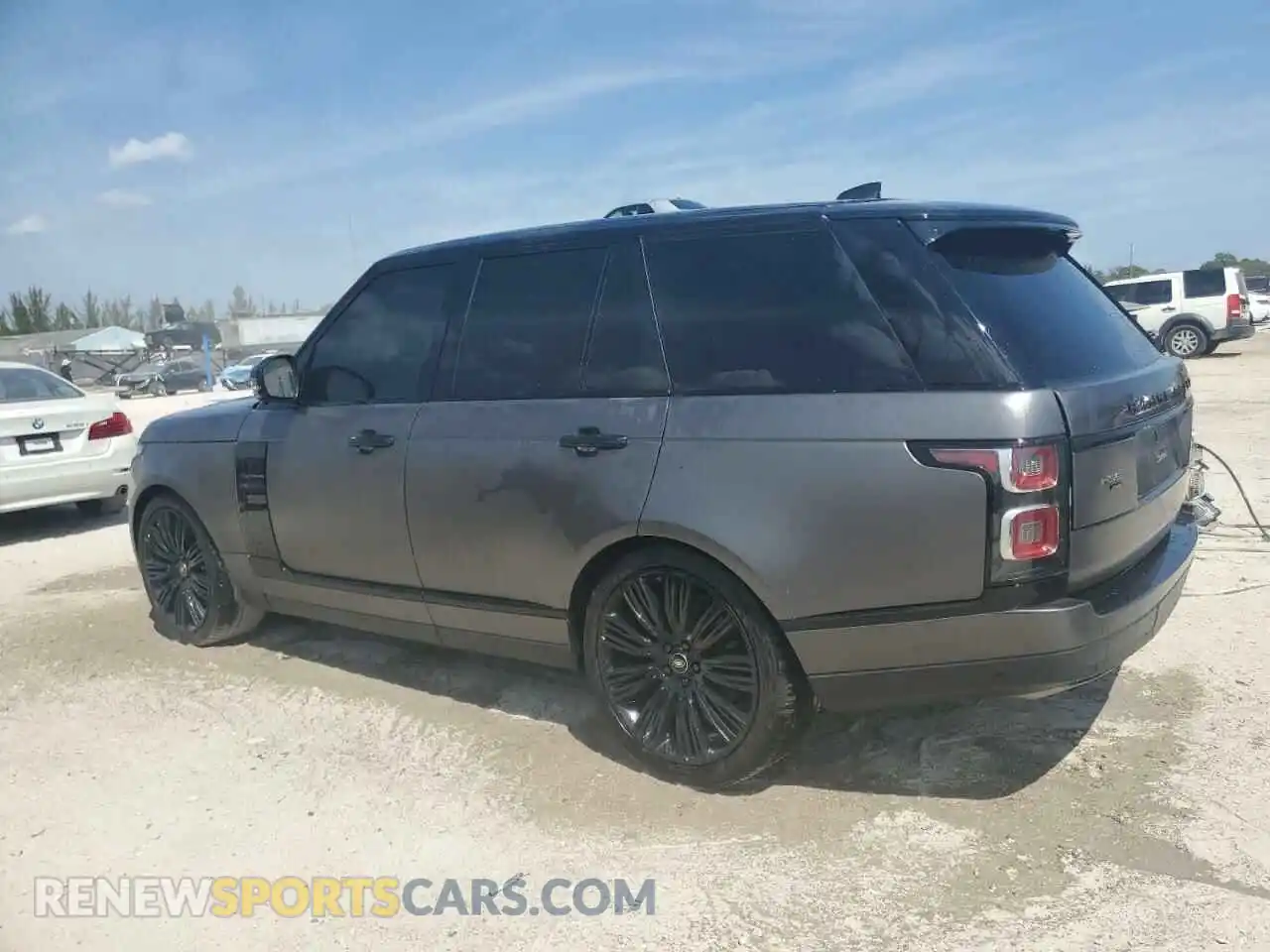 2 Photograph of a damaged car SALGS2RU6MA422812 LAND ROVER RANGEROVER 2021