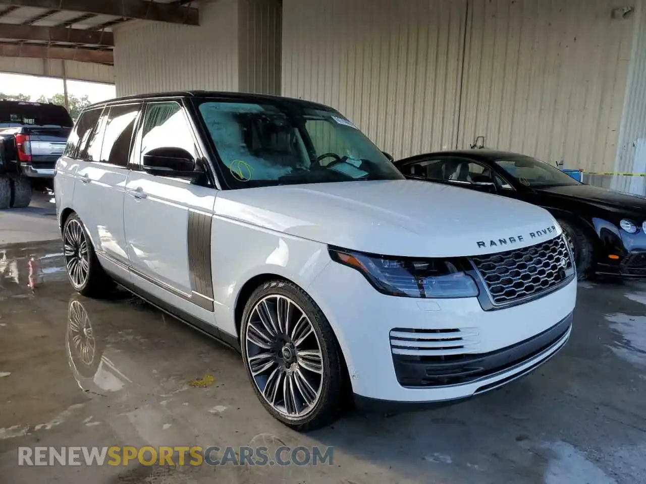 1 Photograph of a damaged car SALGS2SE3MA428554 LAND ROVER RANGEROVER 2021