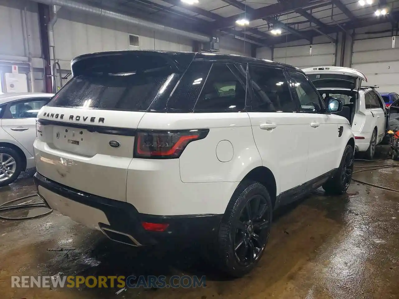 3 Photograph of a damaged car SALWR2SU8MA786697 LAND ROVER RANGEROVER 2021