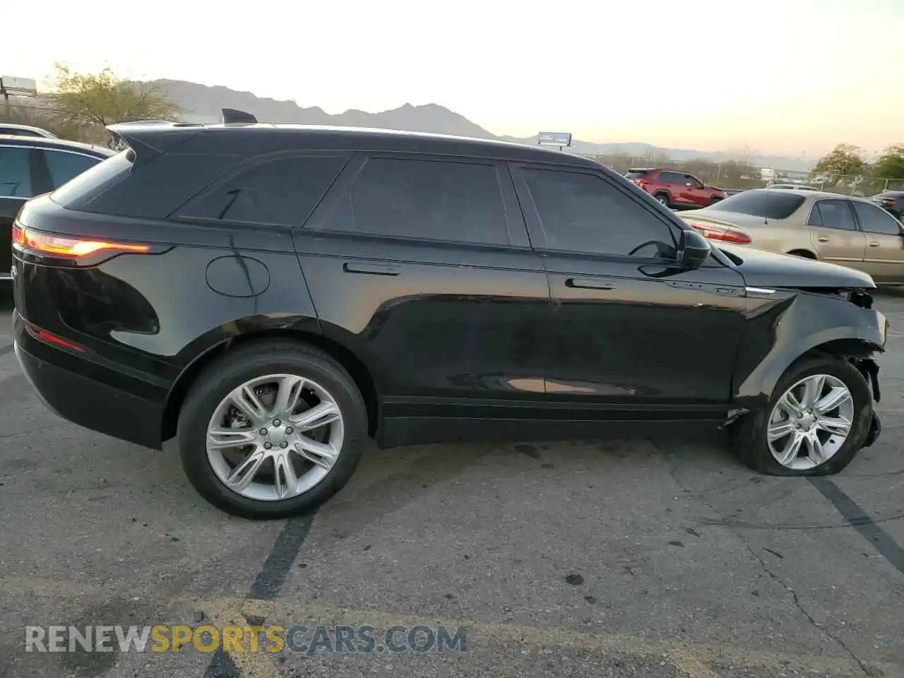 3 Photograph of a damaged car SALYJ2EX0MA319909 LAND ROVER RANGEROVER 2021