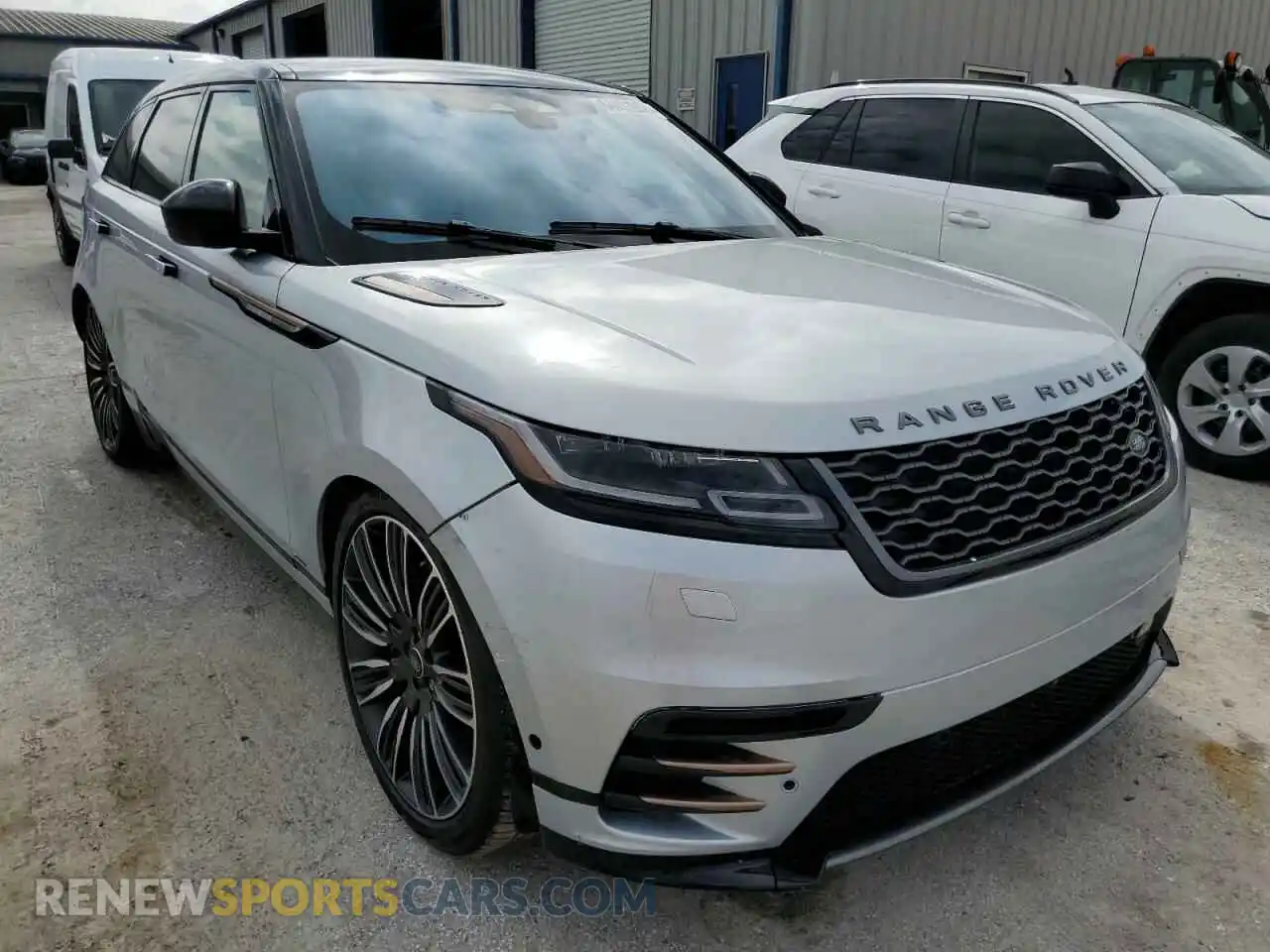 1 Photograph of a damaged car SALYT2EU9MA321335 LAND ROVER RANGEROVER 2021