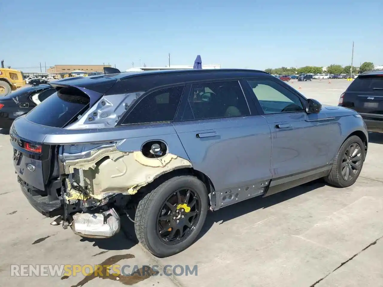 3 Photograph of a damaged car SALYT2EX0MA322769 LAND ROVER RANGEROVER 2021