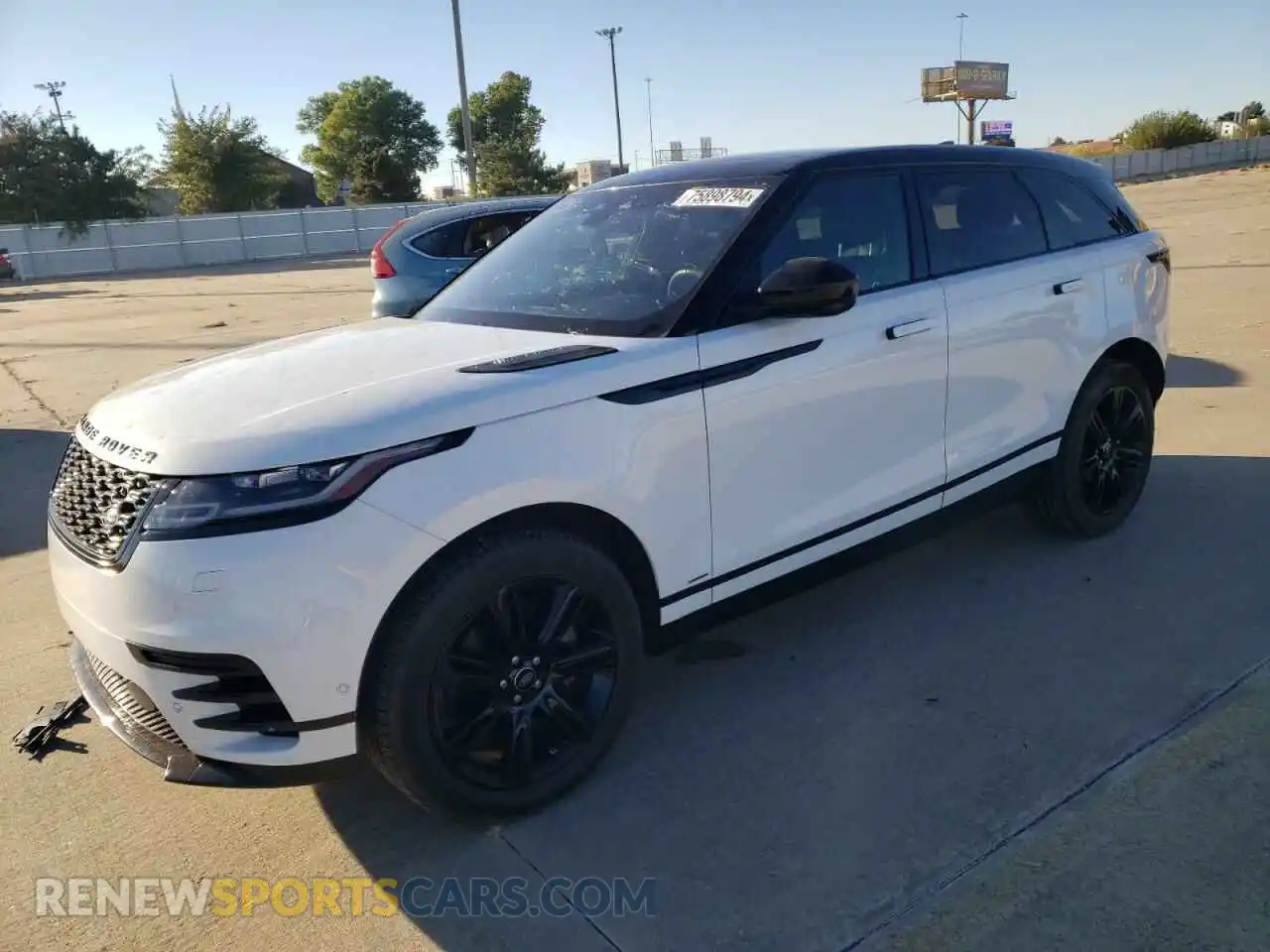 1 Photograph of a damaged car SALYT2EX4MA307501 LAND ROVER RANGEROVER 2021