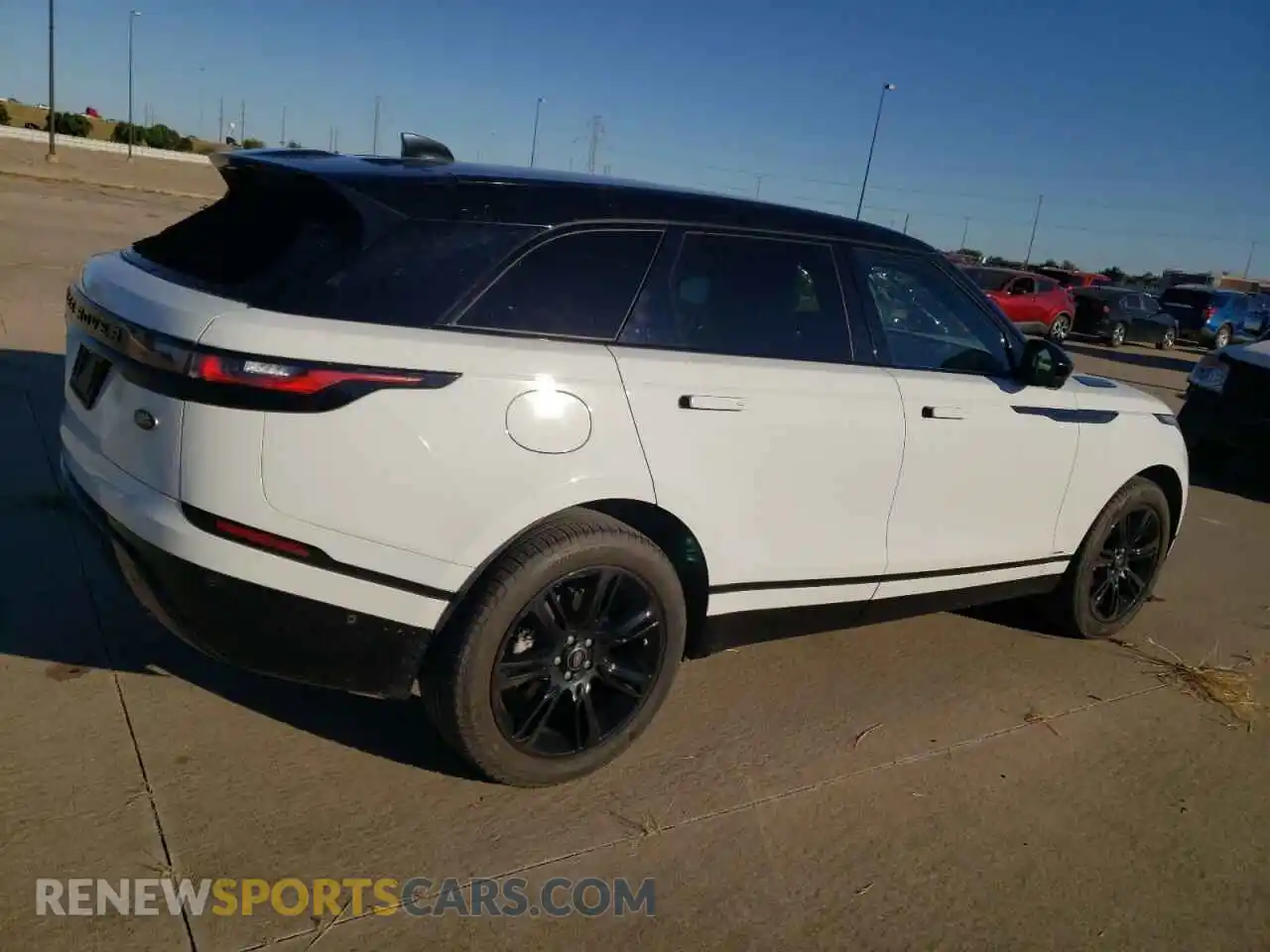3 Photograph of a damaged car SALYT2EX4MA307501 LAND ROVER RANGEROVER 2021
