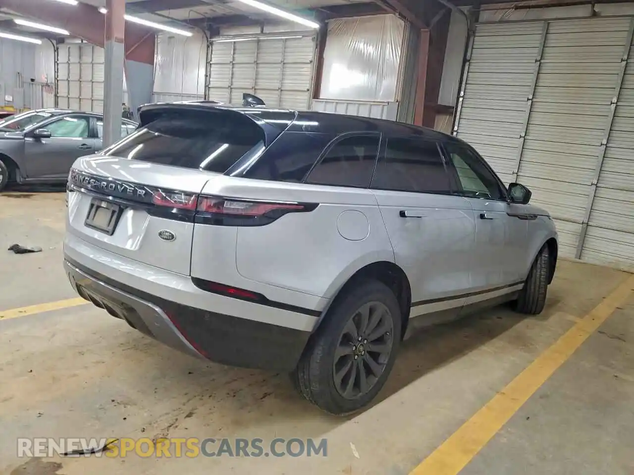 3 Photograph of a damaged car SALYT2EX9MA314217 LAND ROVER RANGEROVER 2021
