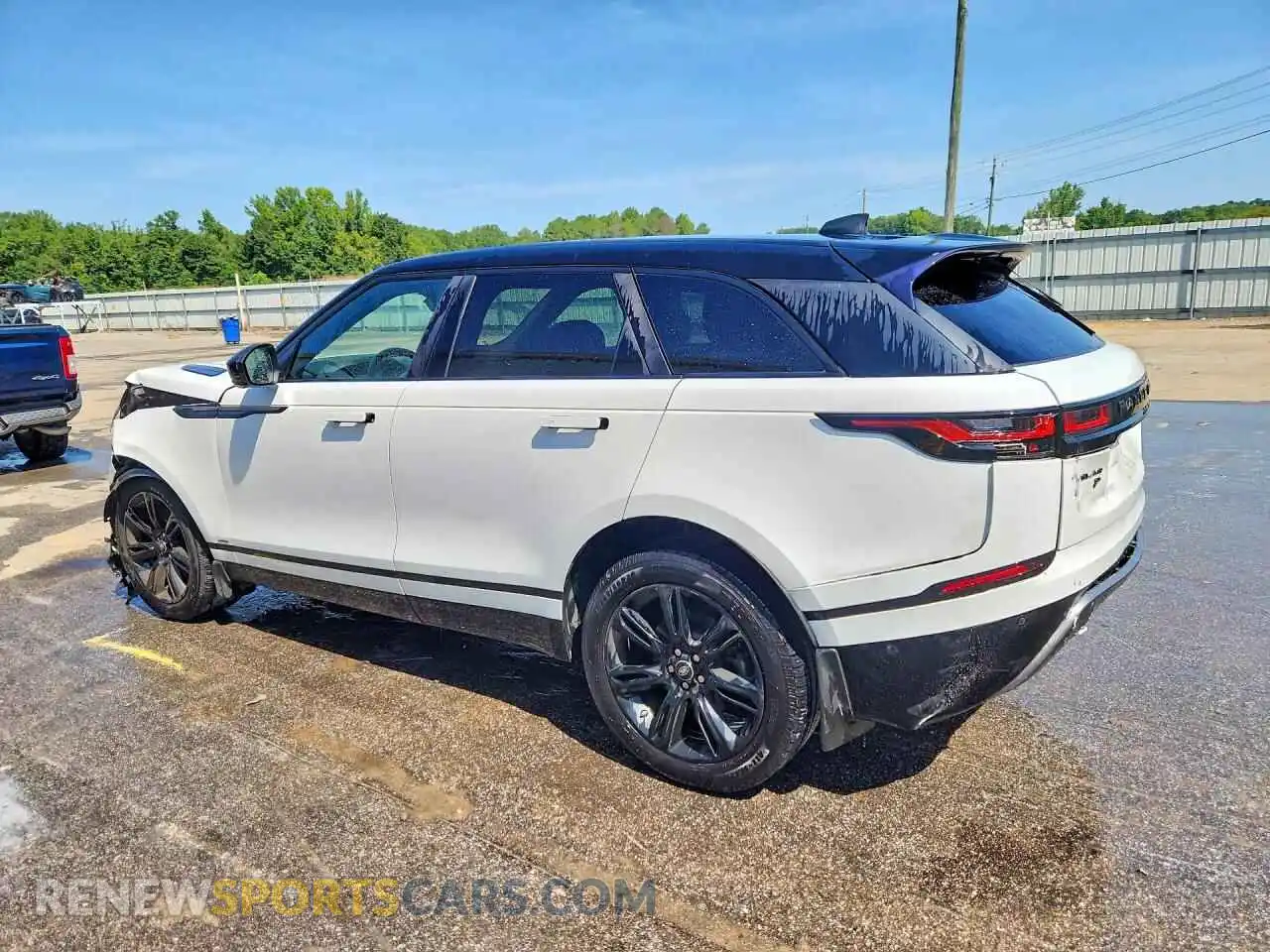 2 Photograph of a damaged car SALYT2EXXMA304019 LAND ROVER RANGEROVER 2021