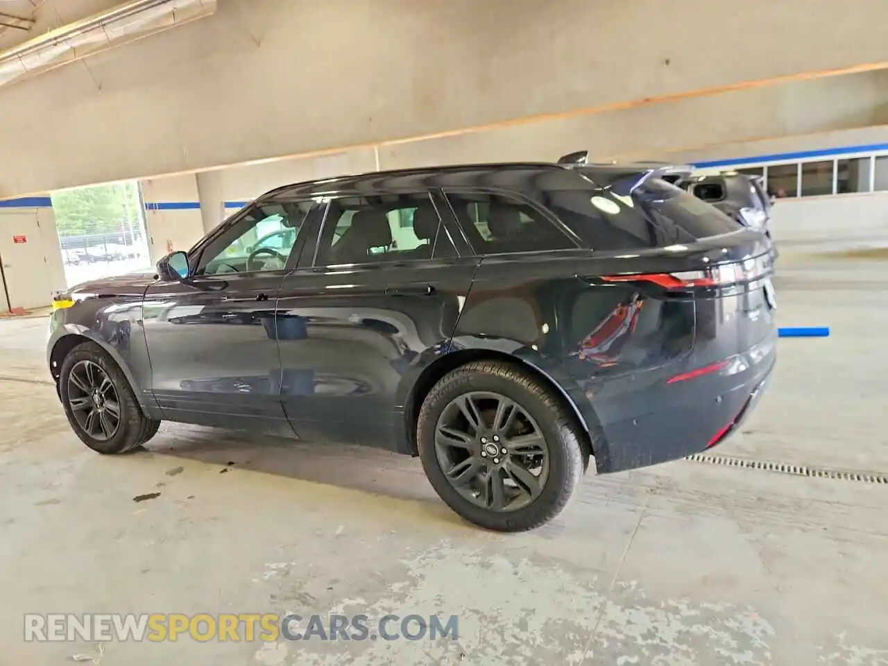 2 Photograph of a damaged car SALYT2EXXMA310533 LAND ROVER RANGEROVER 2021