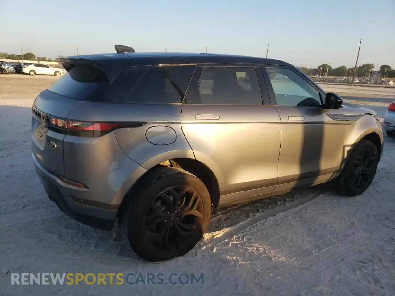 3 Photograph of a damaged car SALZP2FX4MH132844 LAND ROVER RANGEROVER 2021