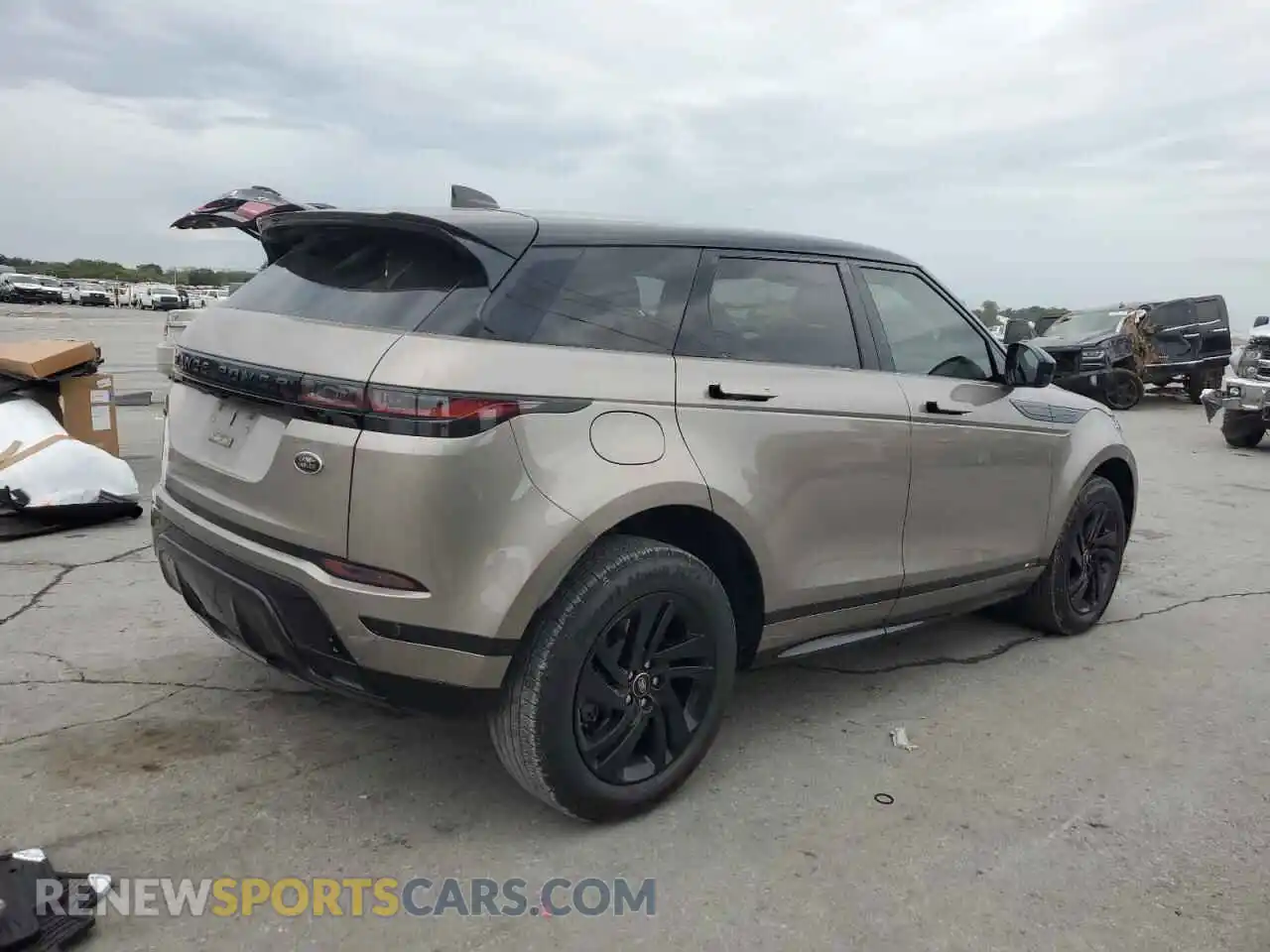 3 Photograph of a damaged car SALZT2FX2MH127959 LAND ROVER RANGEROVER 2021
