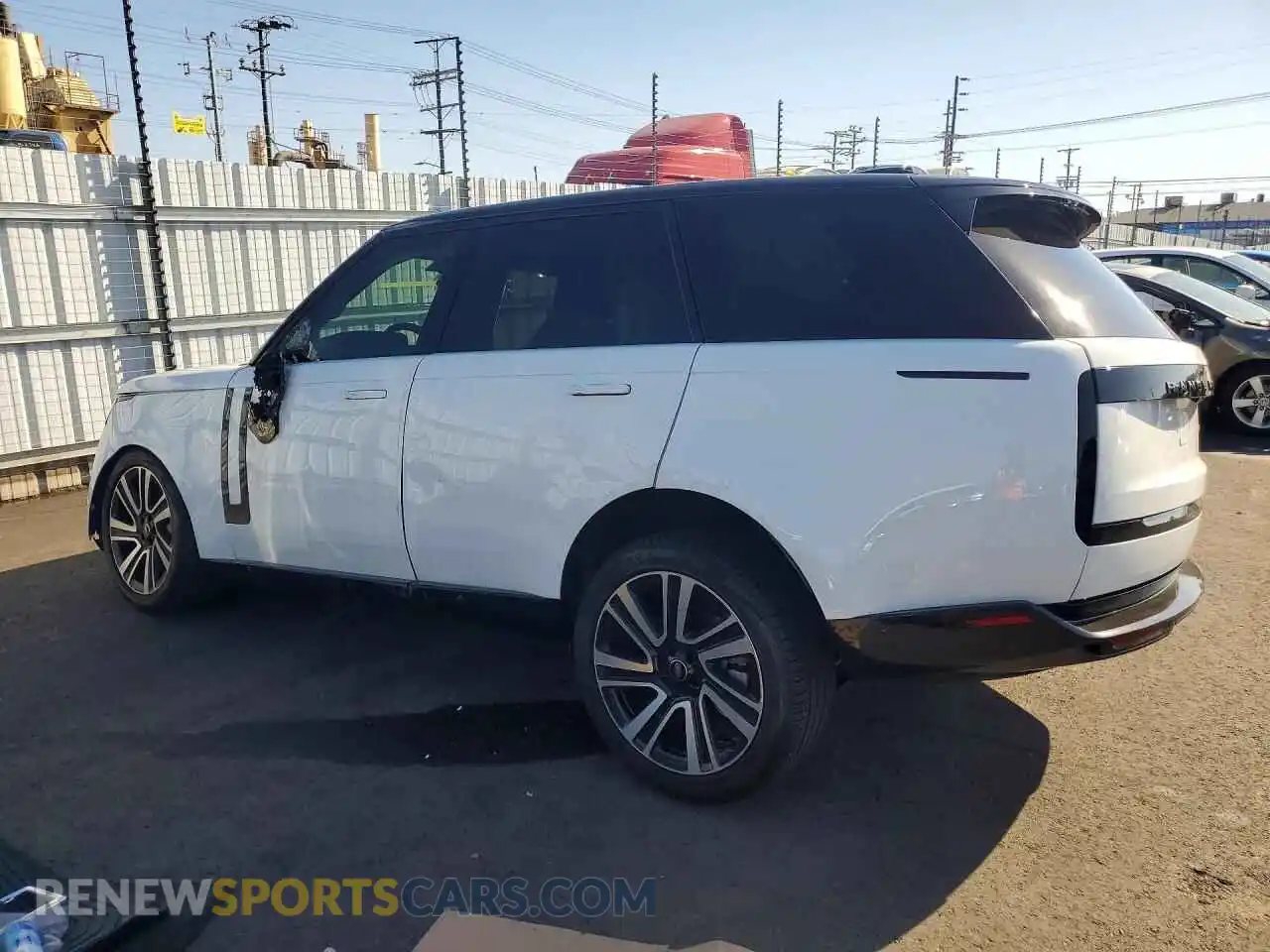 2 Фотография поврежденного автомобиля SALKP9E77PA033010 LAND ROVER RANGEROVER 2023