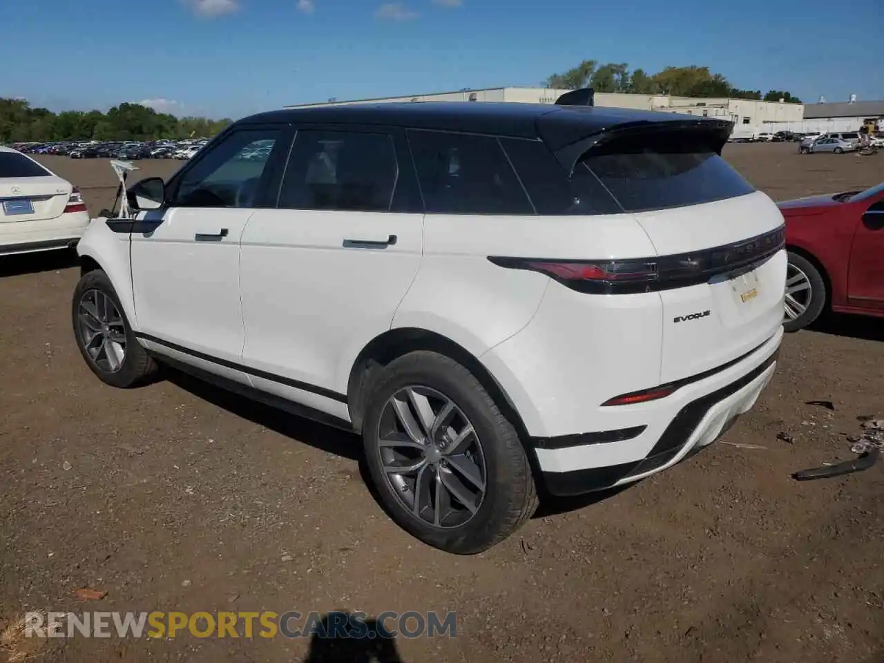 2 fotografías del automóvil dañado SALZL2FX3RH241864 LAND ROVER RANGEROVER 2024