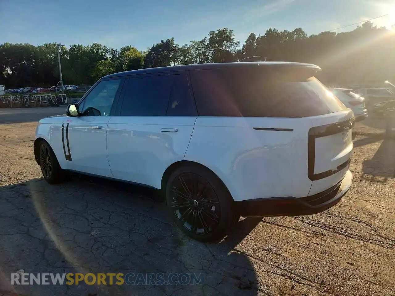 2 Фотография поврежденного автомобиля SALKPBE92SA334205 LAND ROVER RANGEROVER 2025