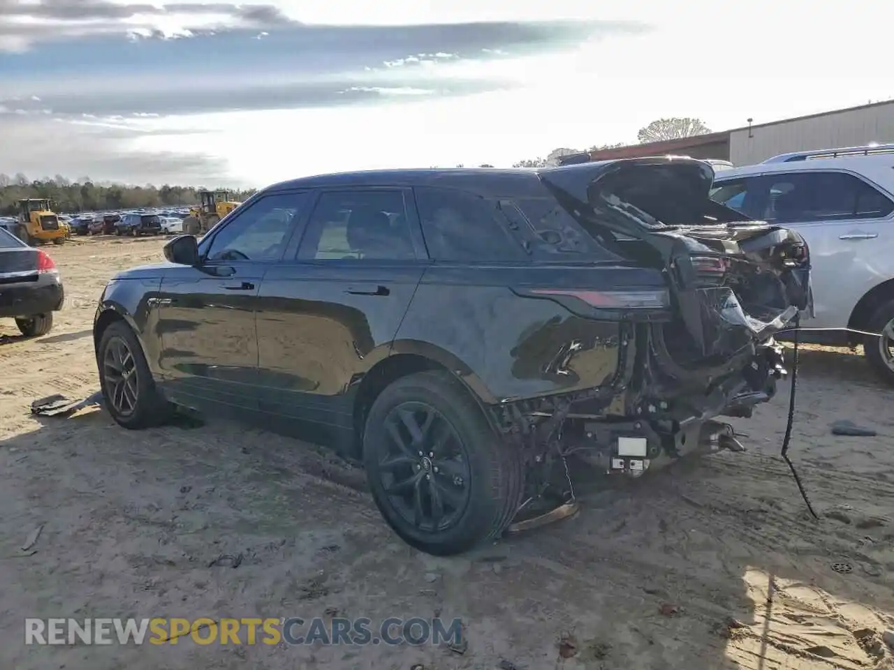 2 fotografías del automóvil dañado SALYL2EX0SA804476 LAND ROVER RANGEROVER 2025