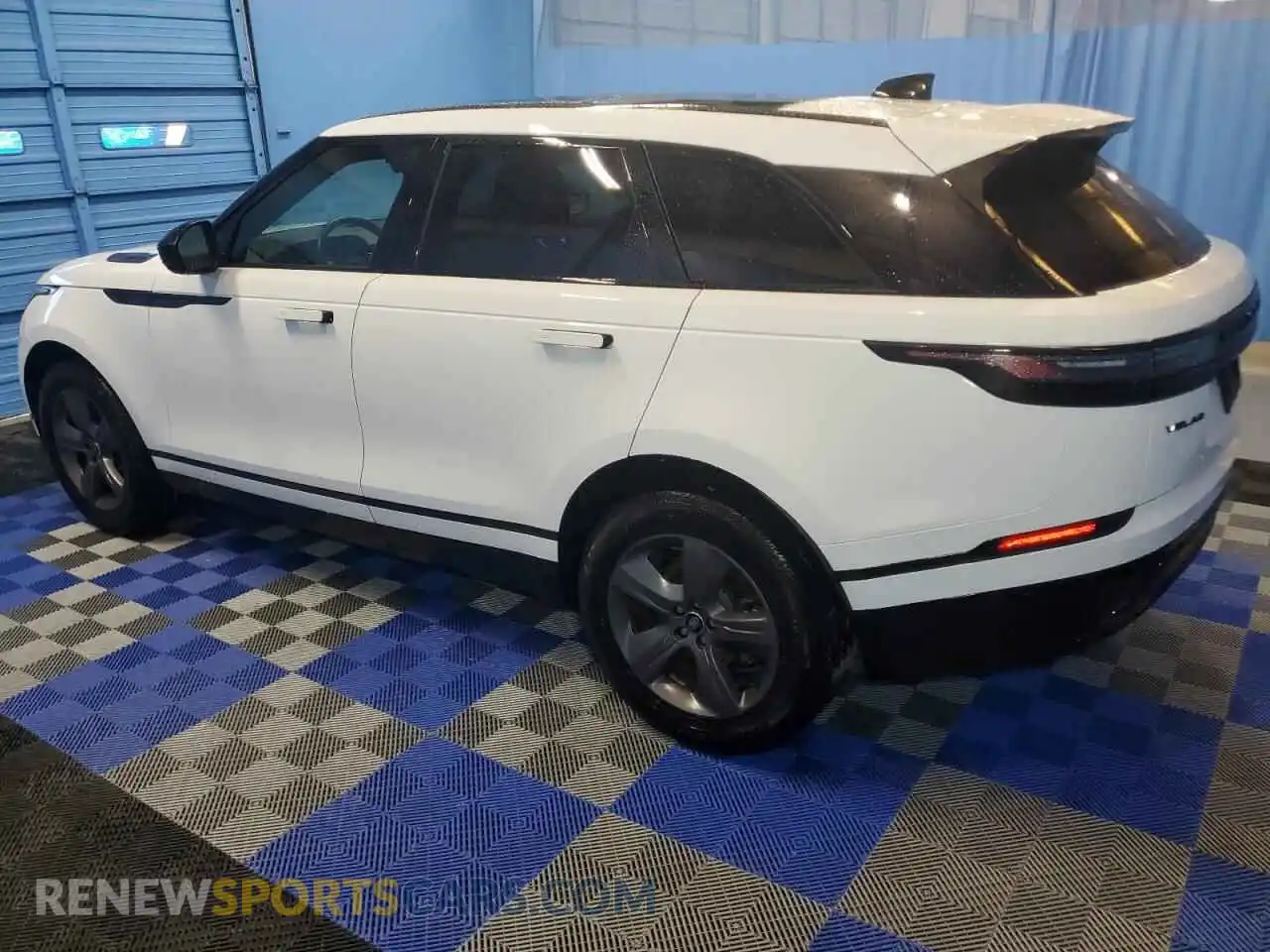 2 Фотография поврежденного автомобиля SALYL2EX2SA810151 LAND ROVER RANGEROVER 2025
